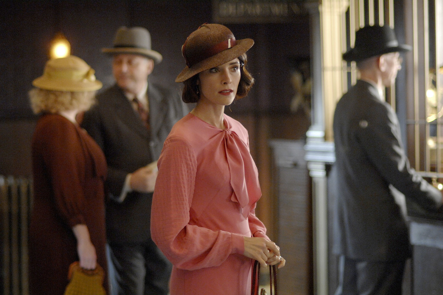 Timeless and Chic: The Signature Aesthetic of Frank and Eileen