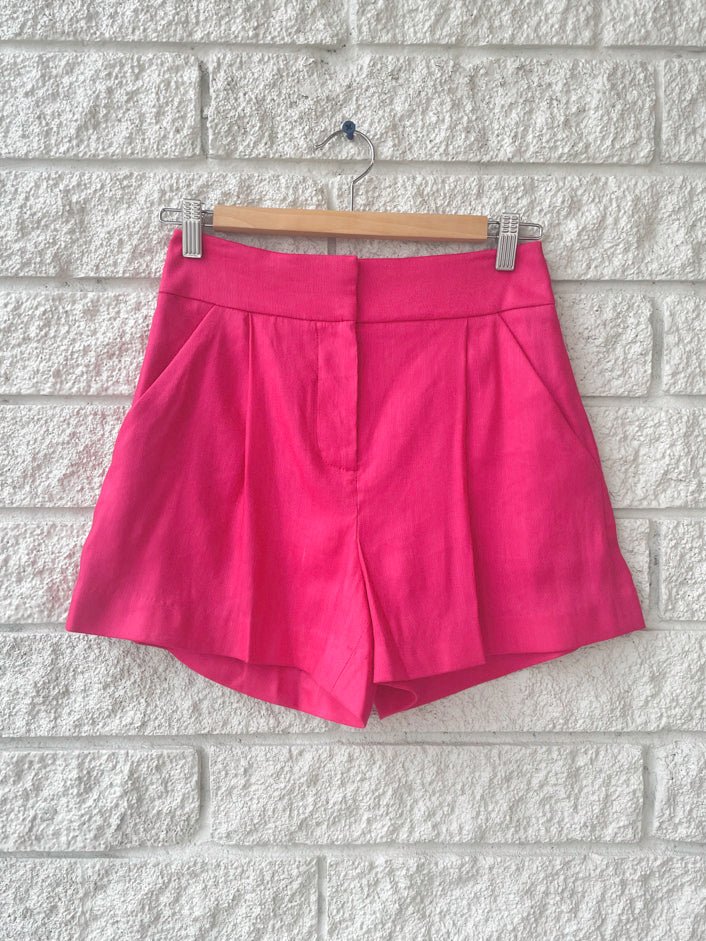 Velia Short