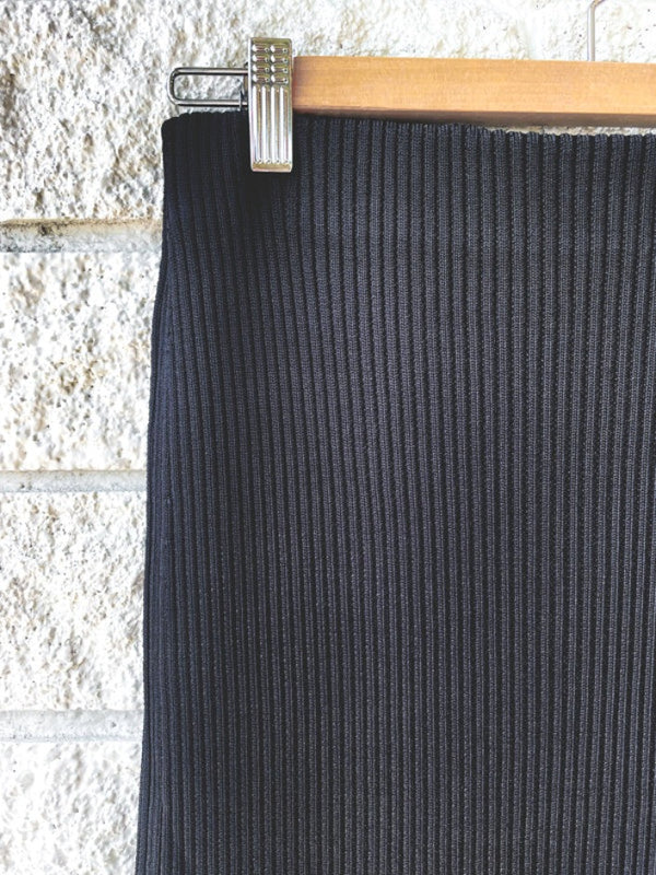 Ribbed Knee Length Skirt