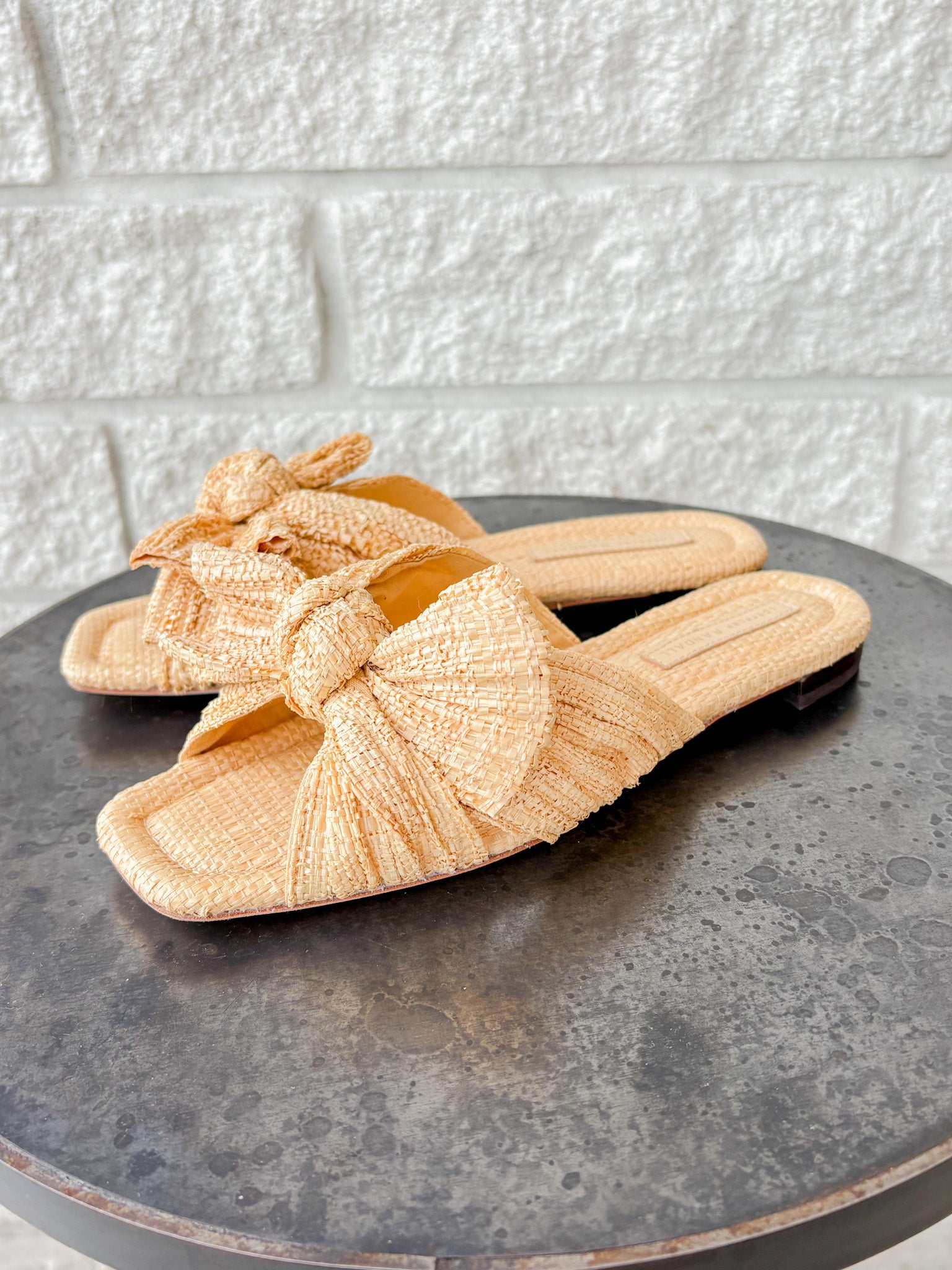 Daphne Natural Bow Slide