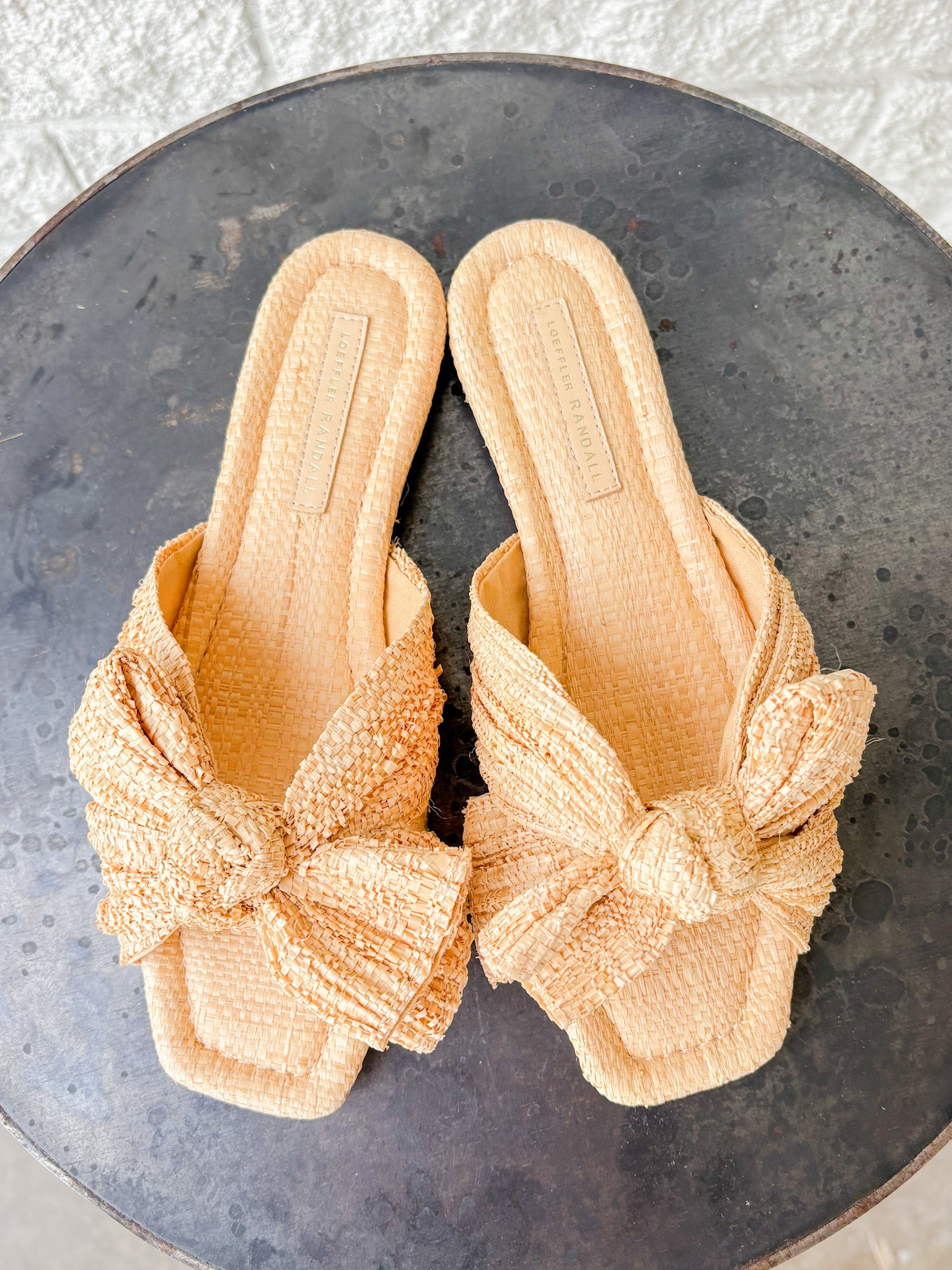 Daphne Natural Bow Slide