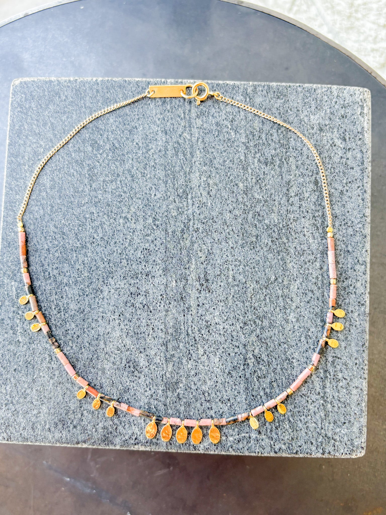 Elyas Short Necklace - Rosewood