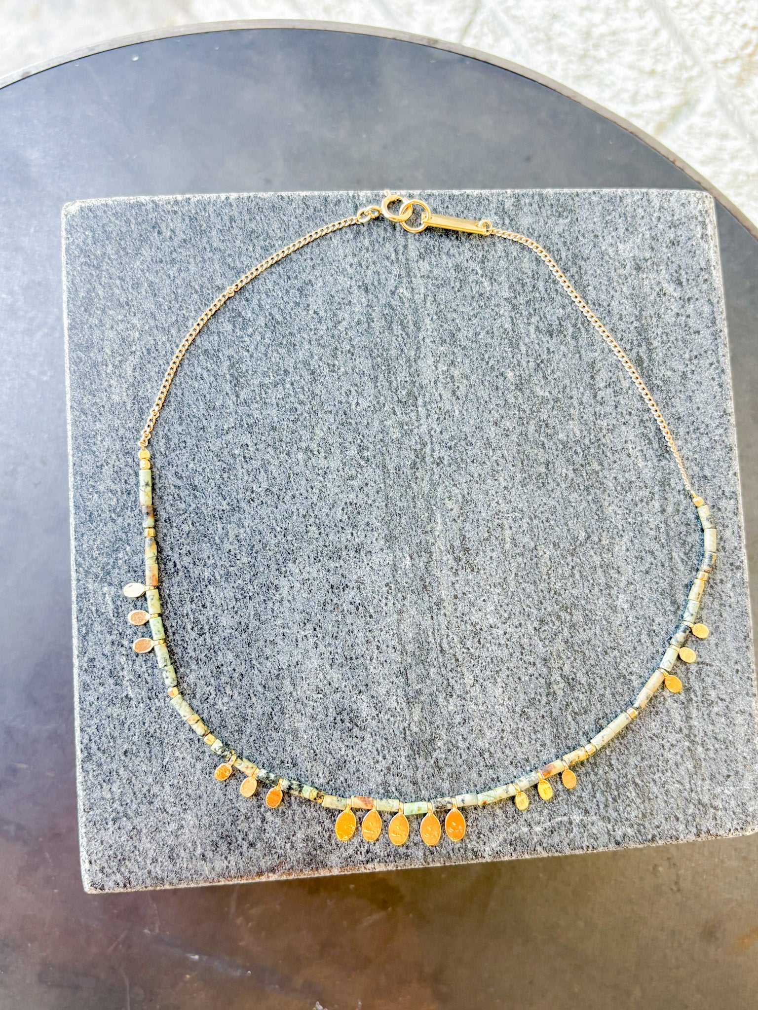 Elyas Short Necklace - Khaki