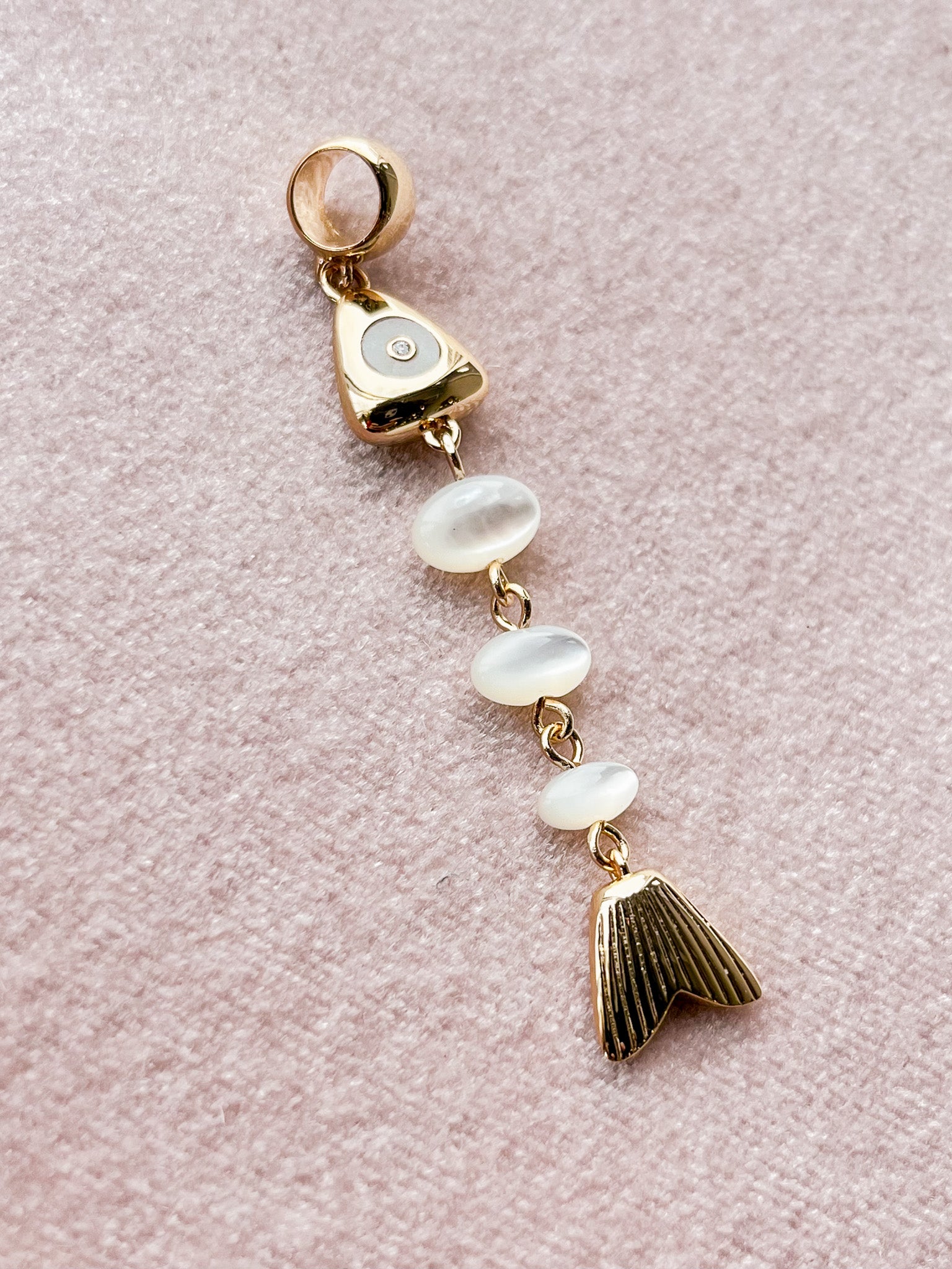 La Pez Mother Of Pearl Charm