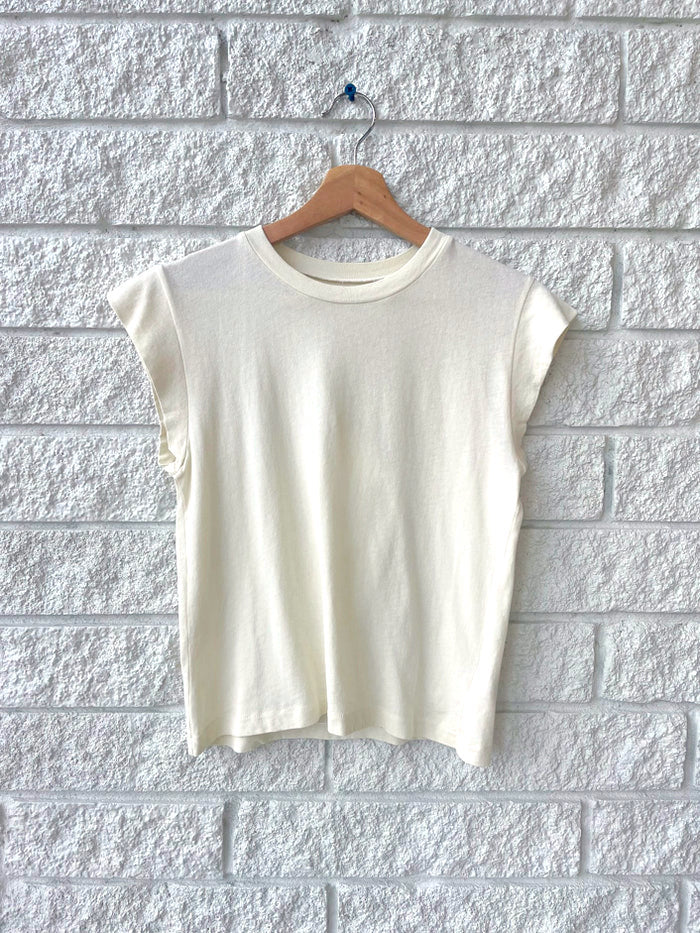 THE PEAK SHOULDER TEE