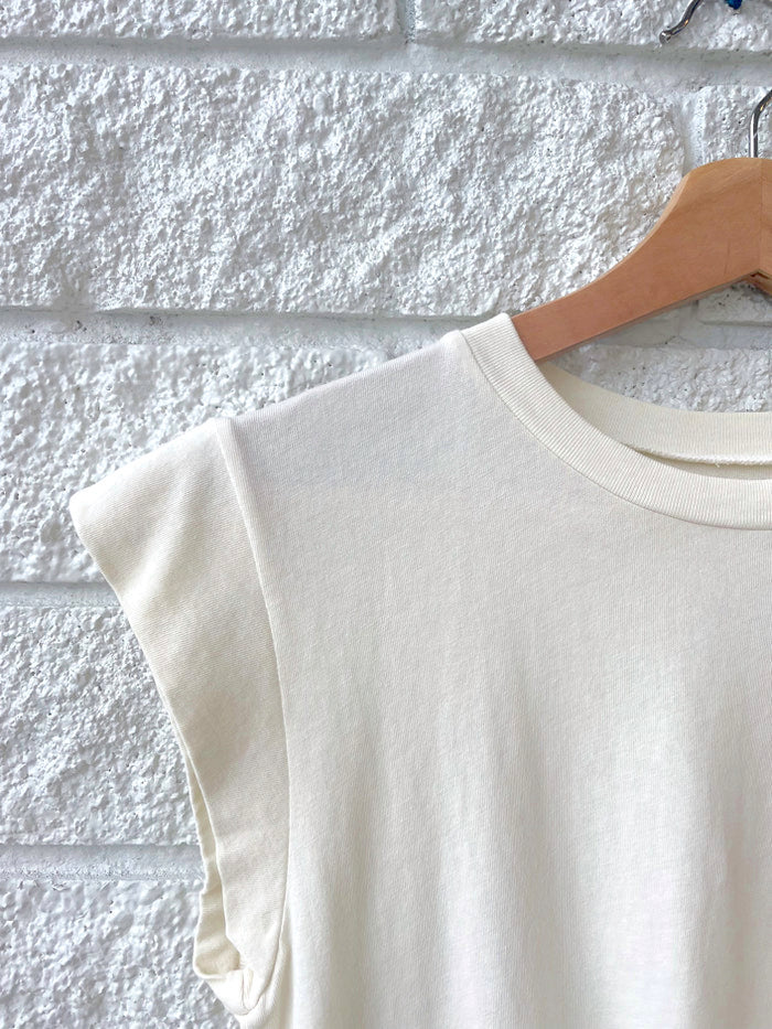 THE PEAK SHOULDER TEE