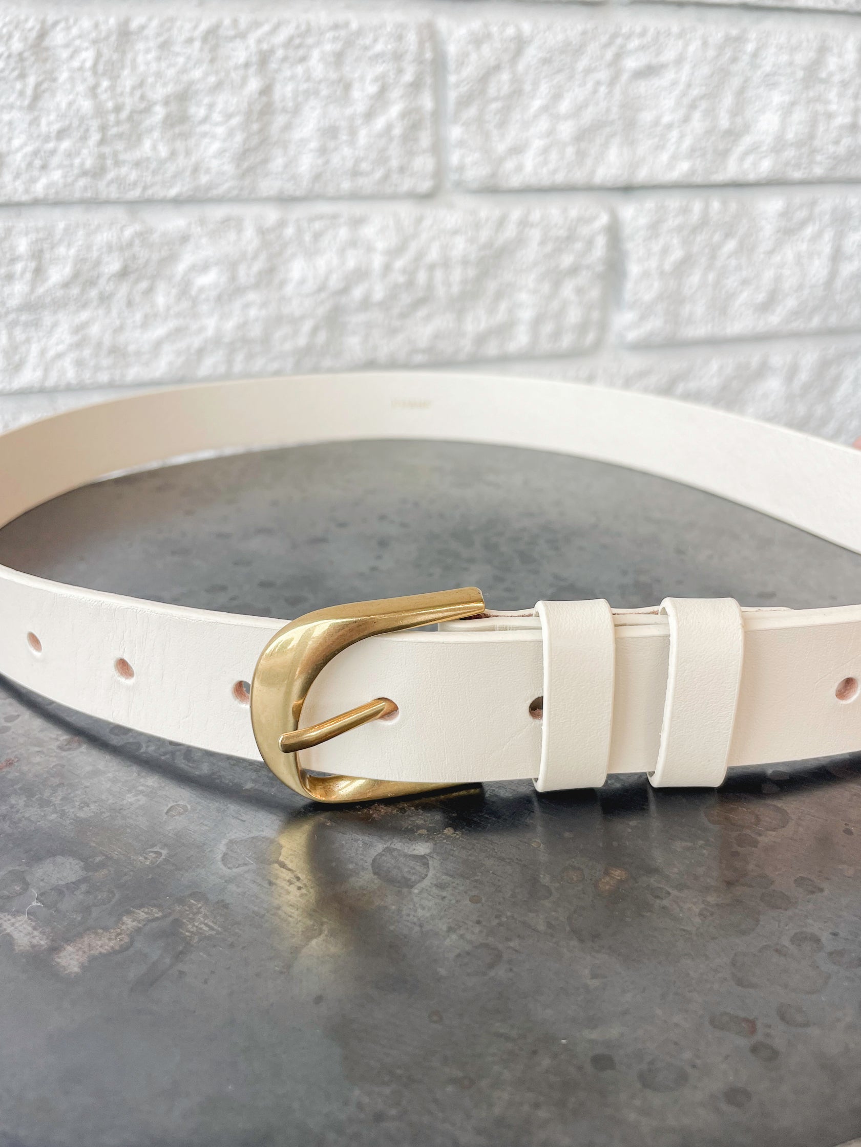 Twist Buckle Belt