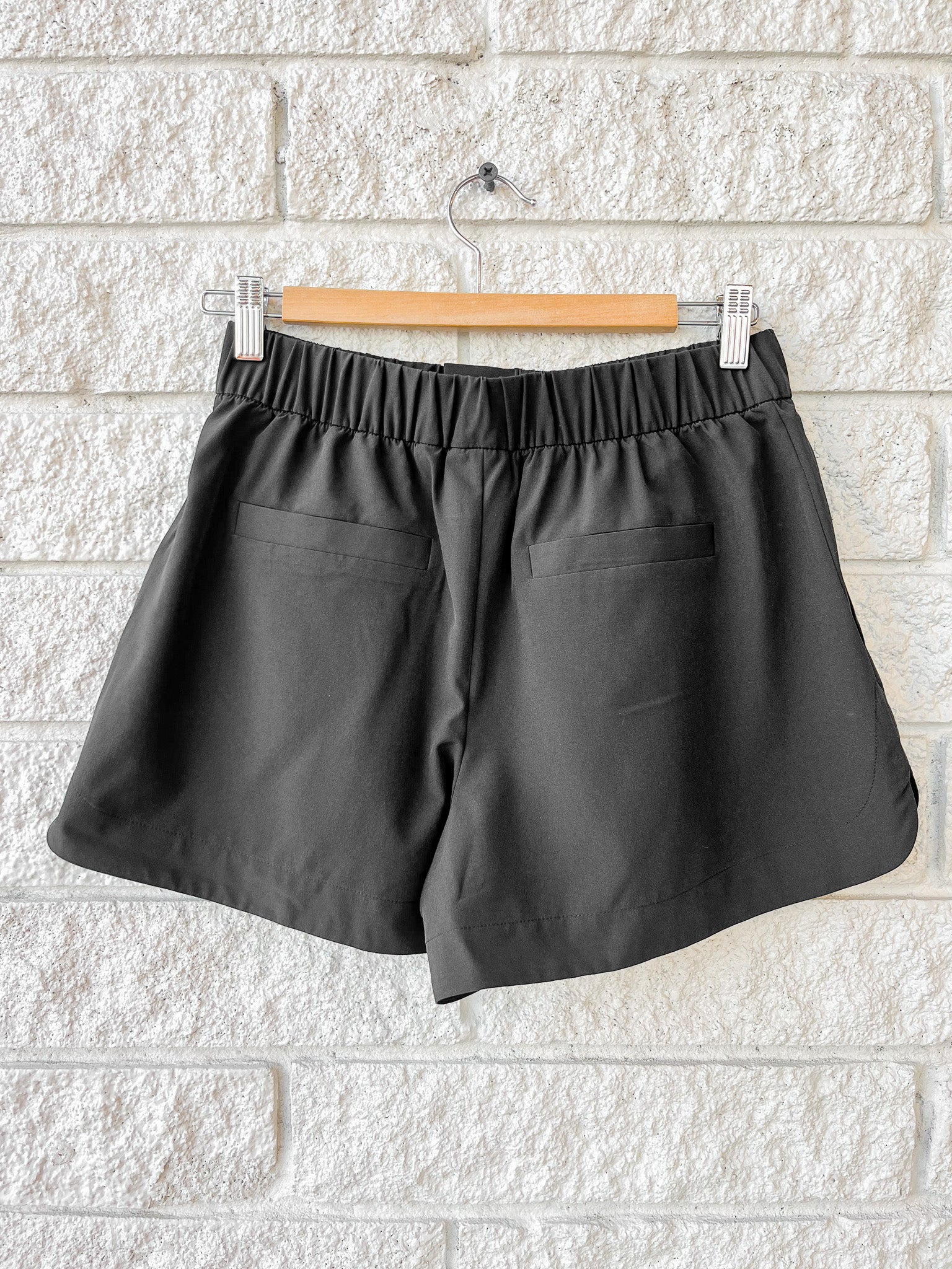 Nila Mid Rise Short 4.5