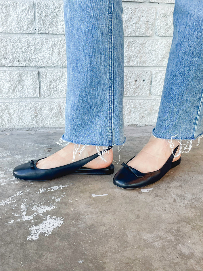 Slim Clarita Flat