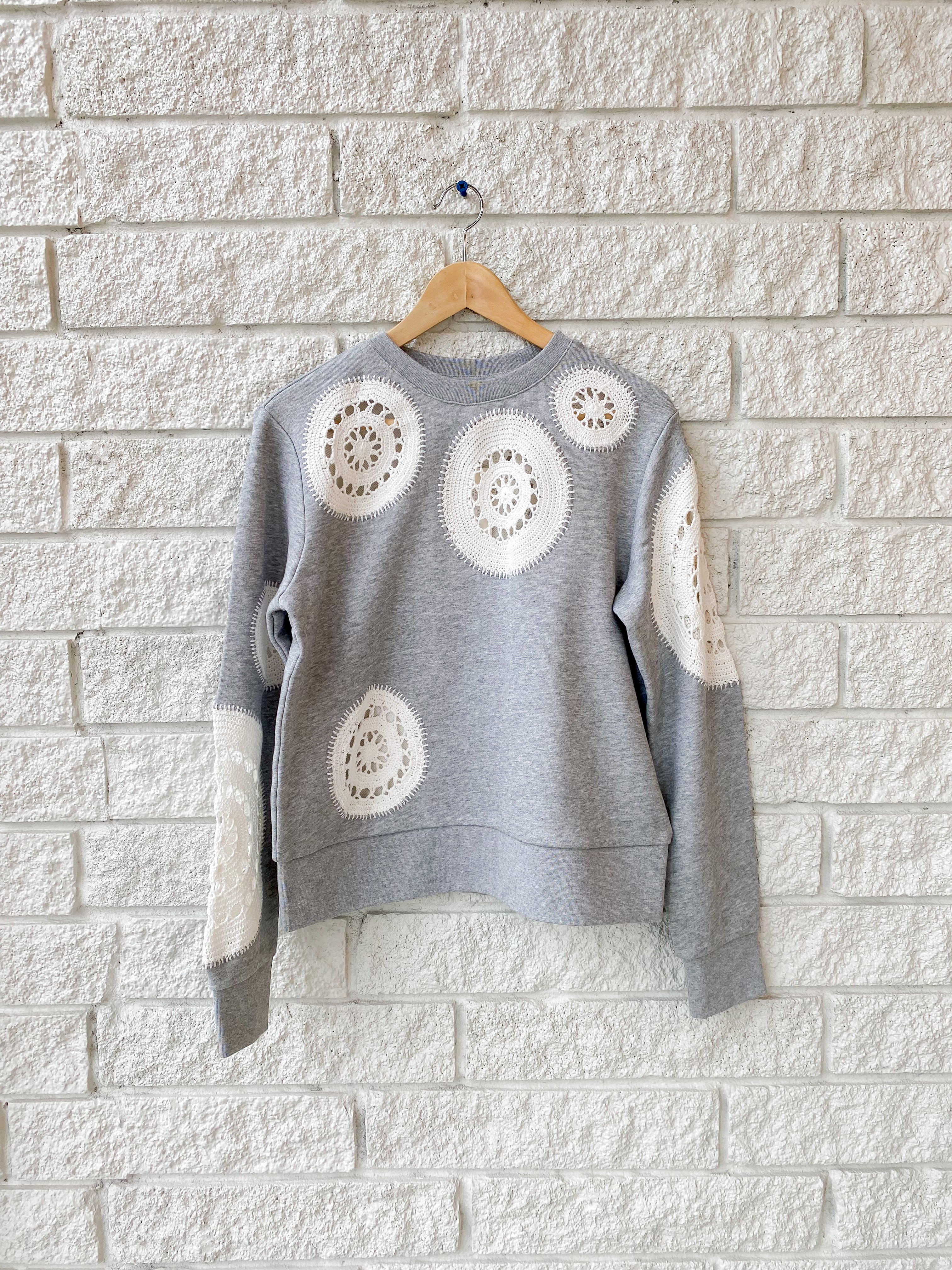 Joy Crochet L/SLV Sweatshirt