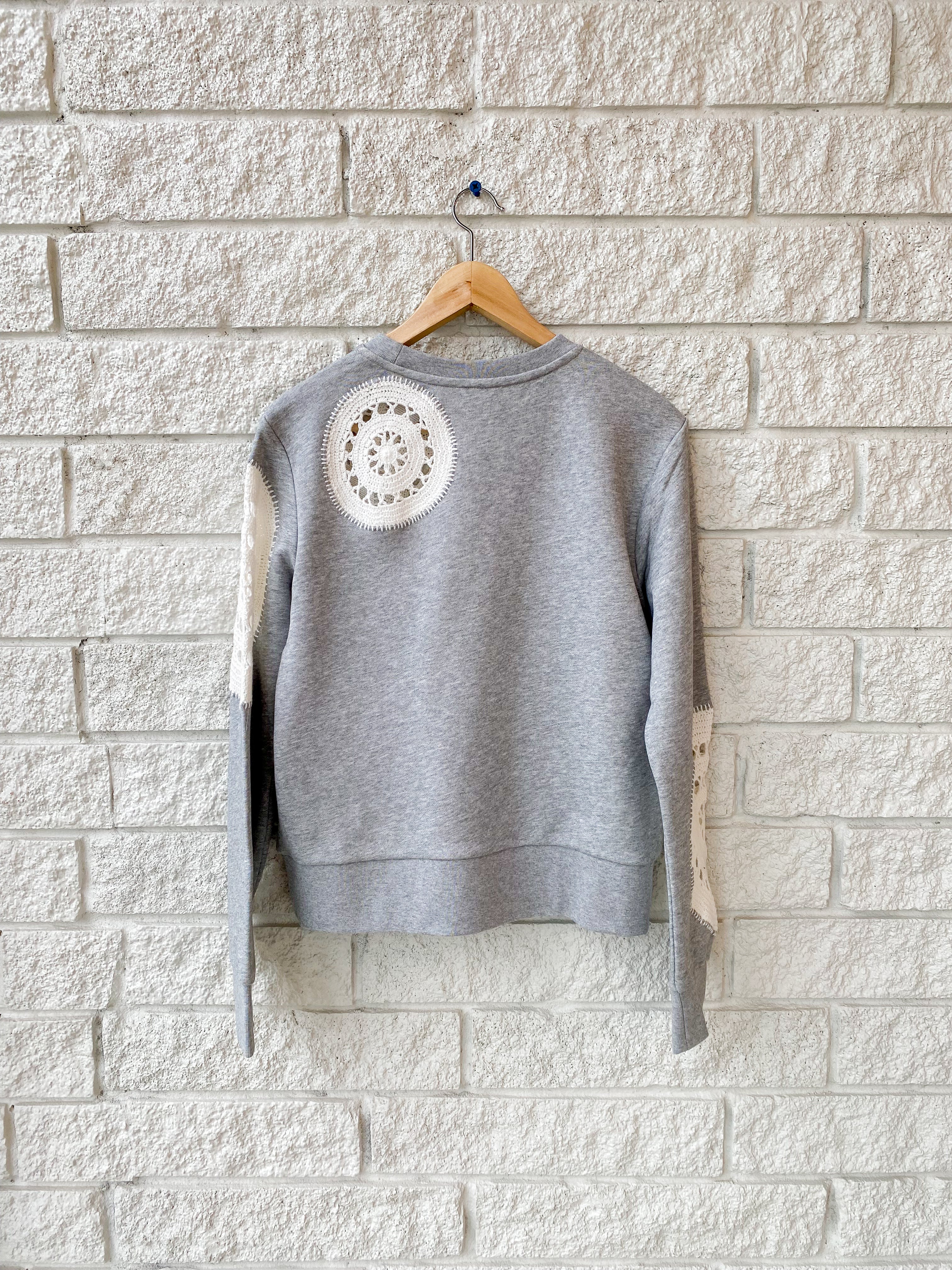 Joy Crochet L/SLV Sweatshirt