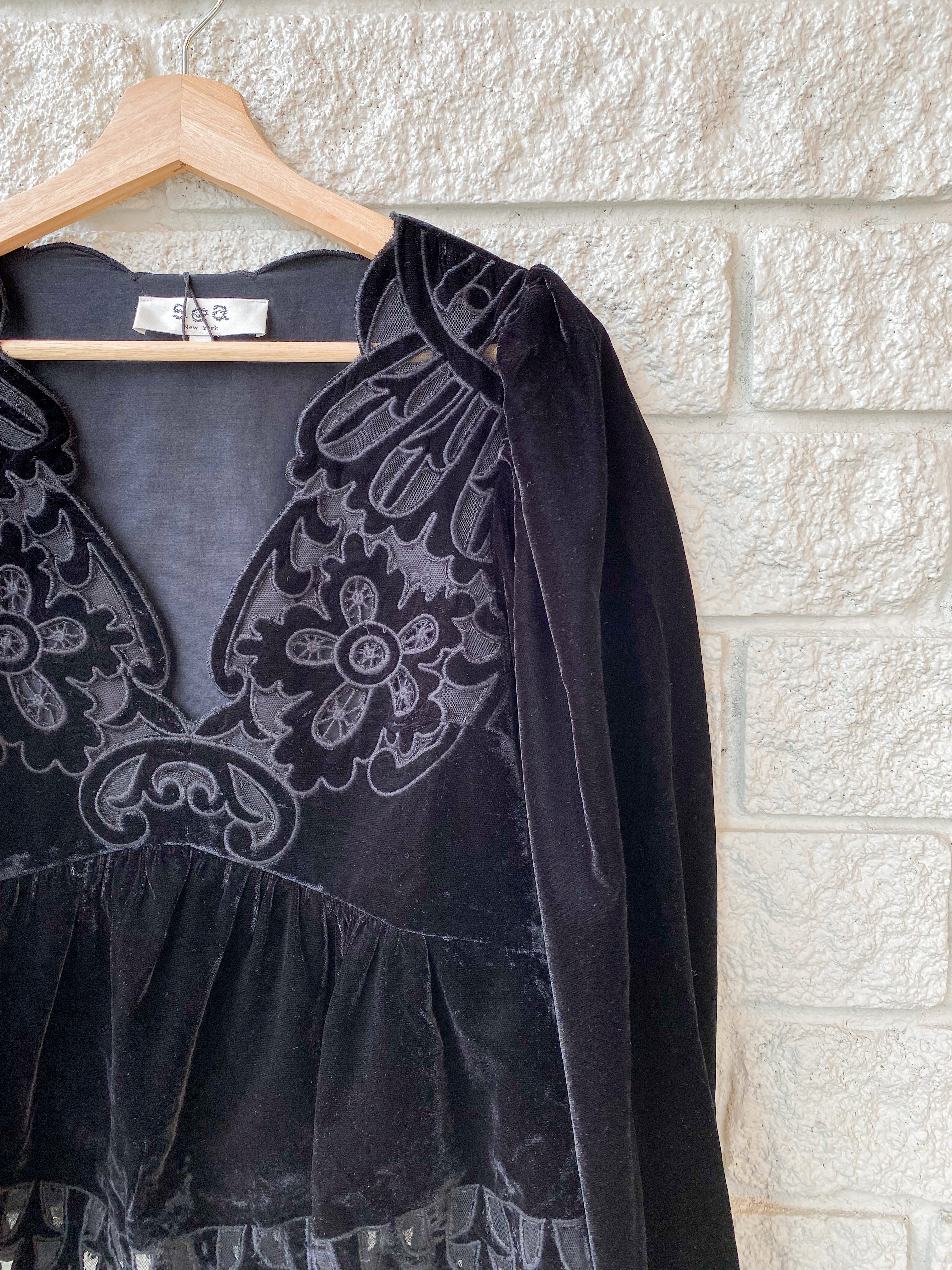 Dana Embroidery Velvet L/SLV Top