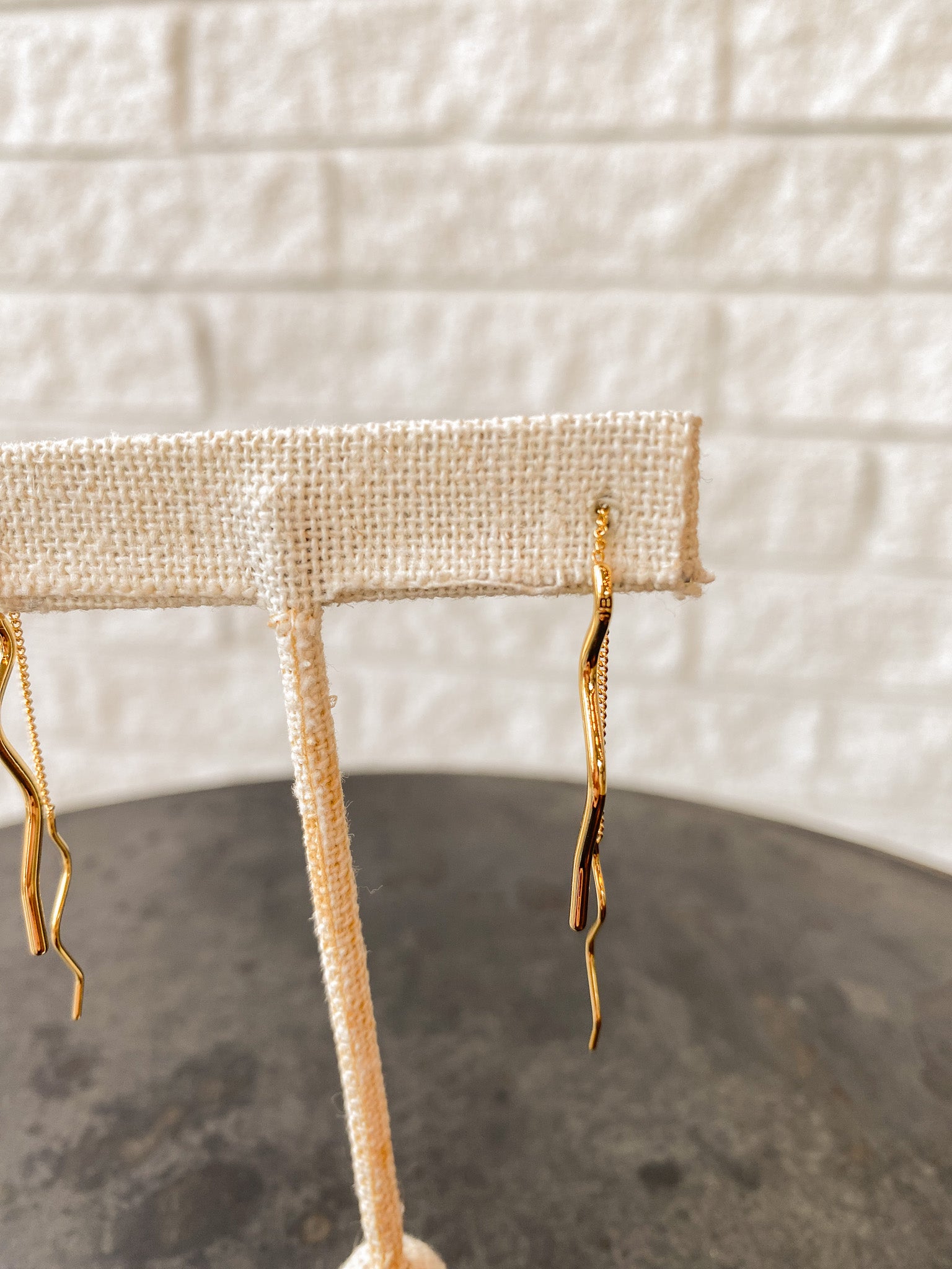 Squiggle Threads