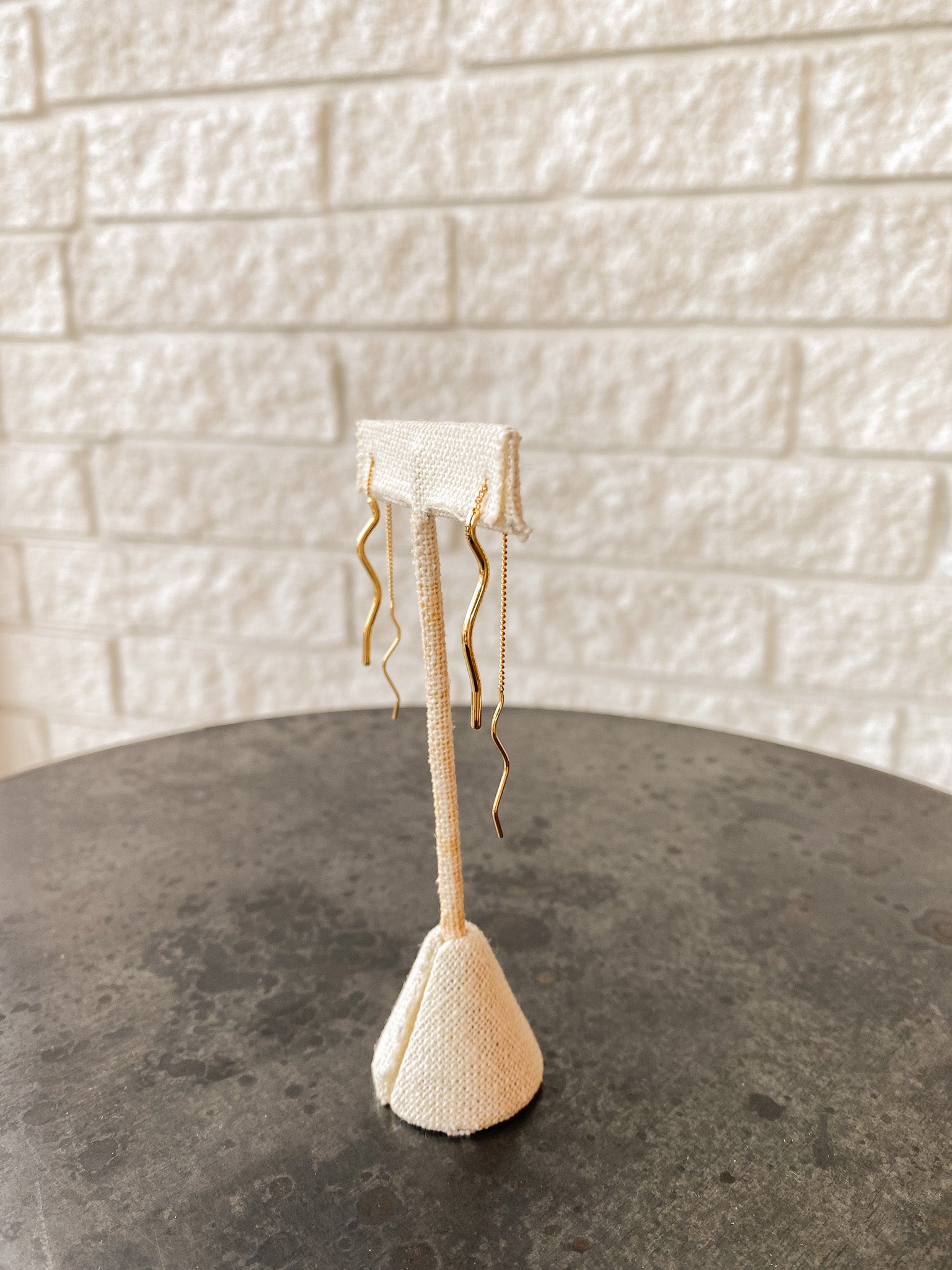 Squiggle Threads