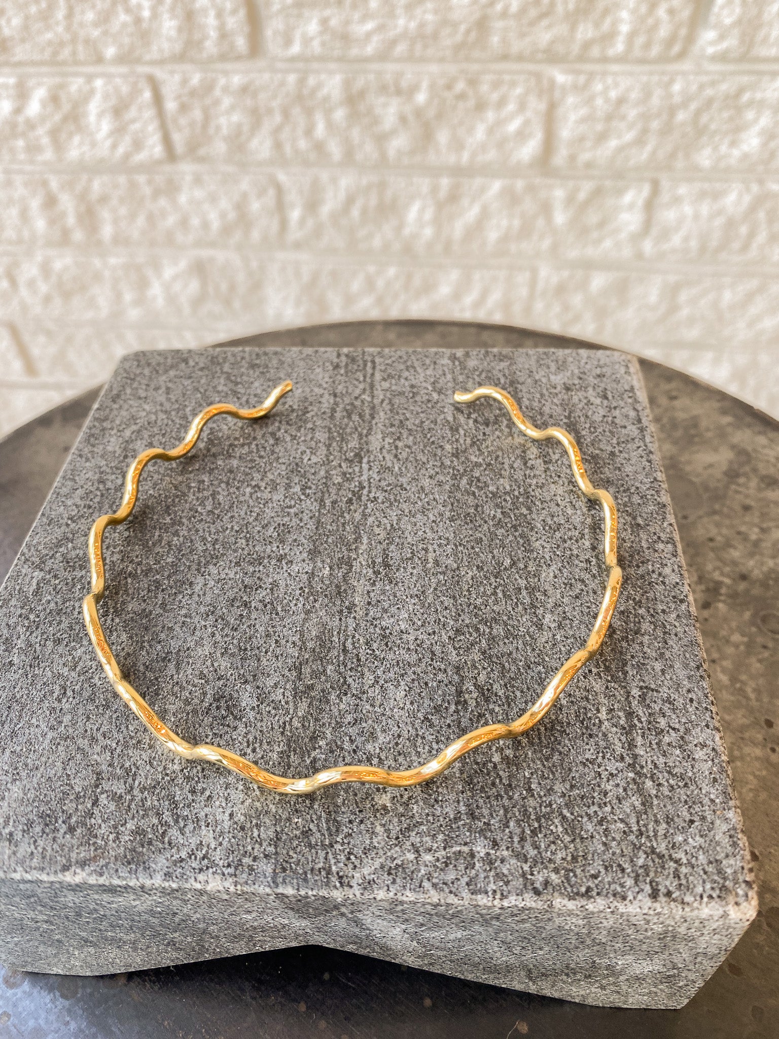 Squiggle Choker