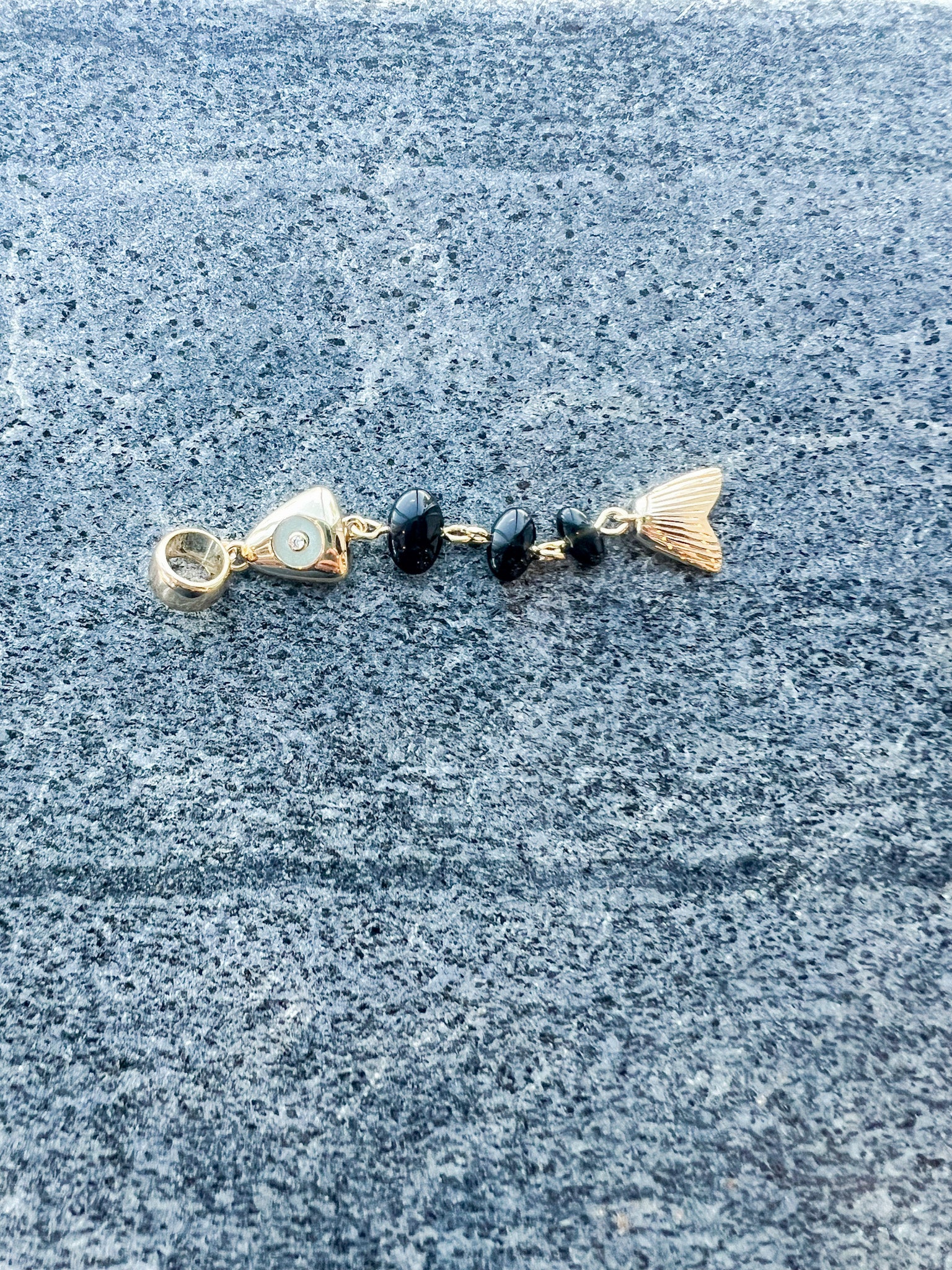 La Pez Onyx Charm