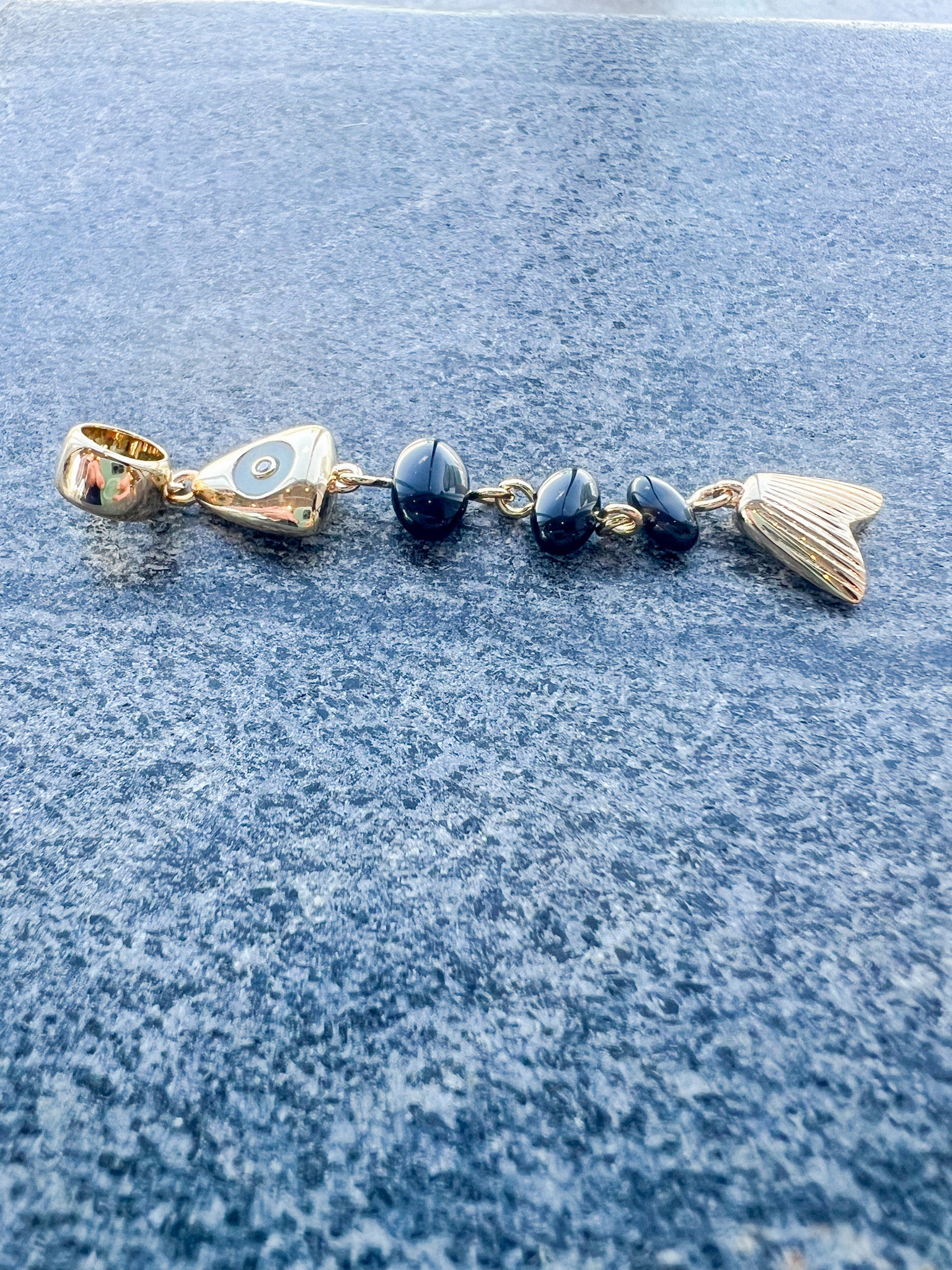 La Pez Onyx Charm