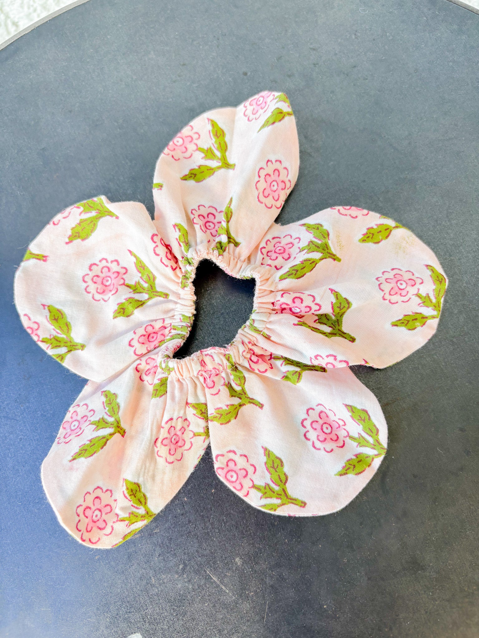 Jaipur Block Print Flower Scrunchie Set in Pink