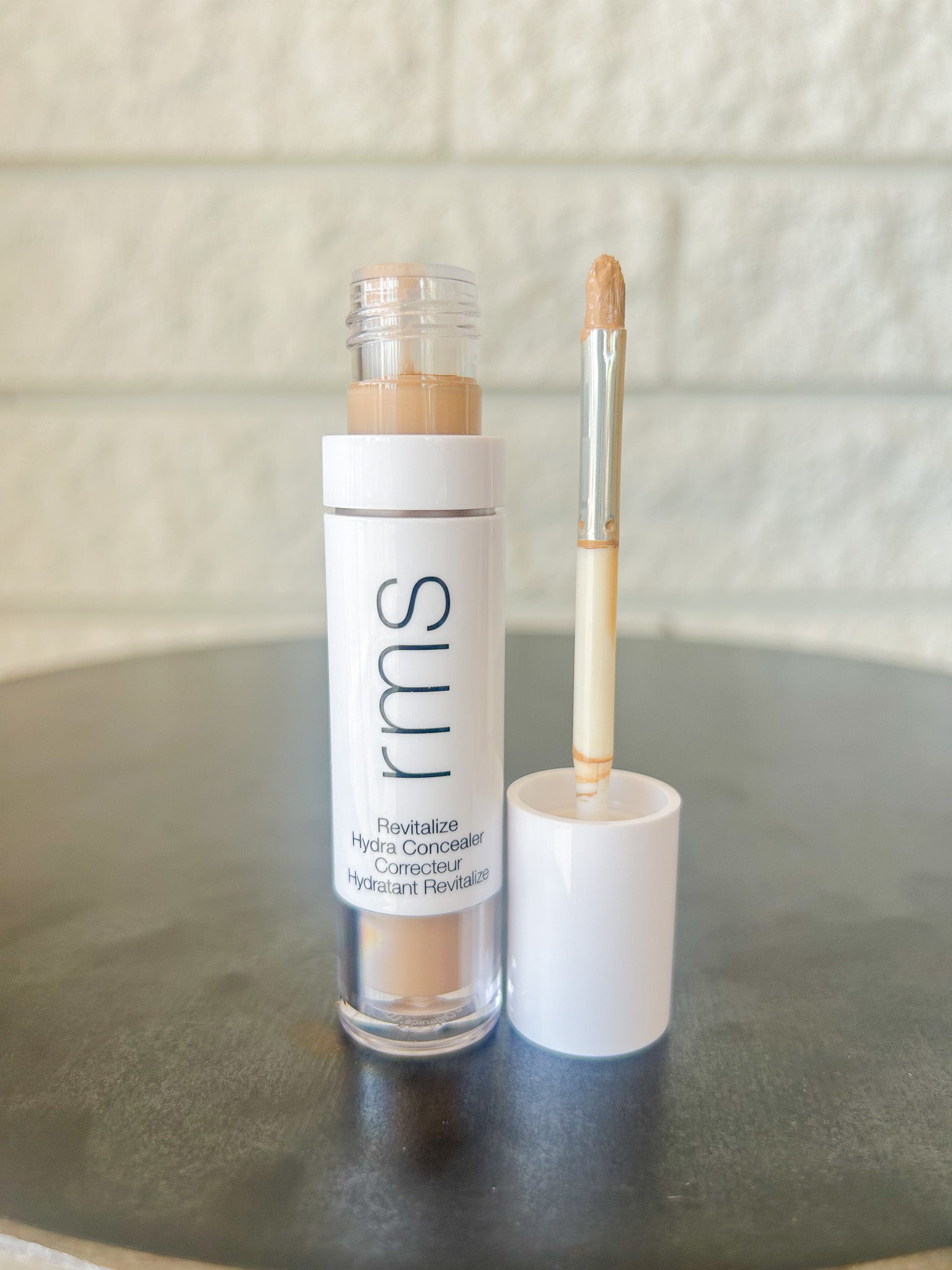 Revitalize Hydra Concealer