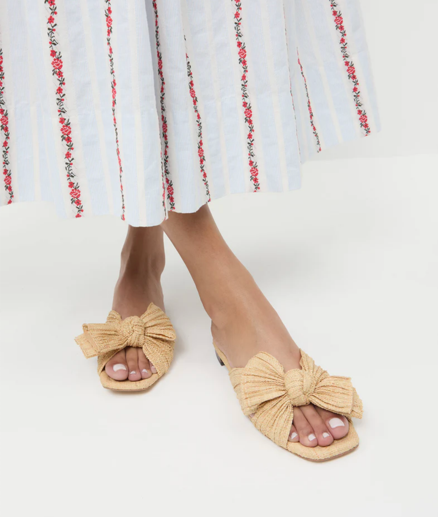 Daphne Natural Bow Slide