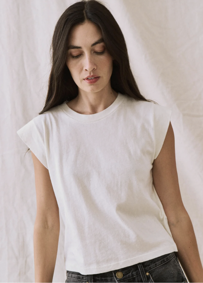 THE PEAK SHOULDER TEE