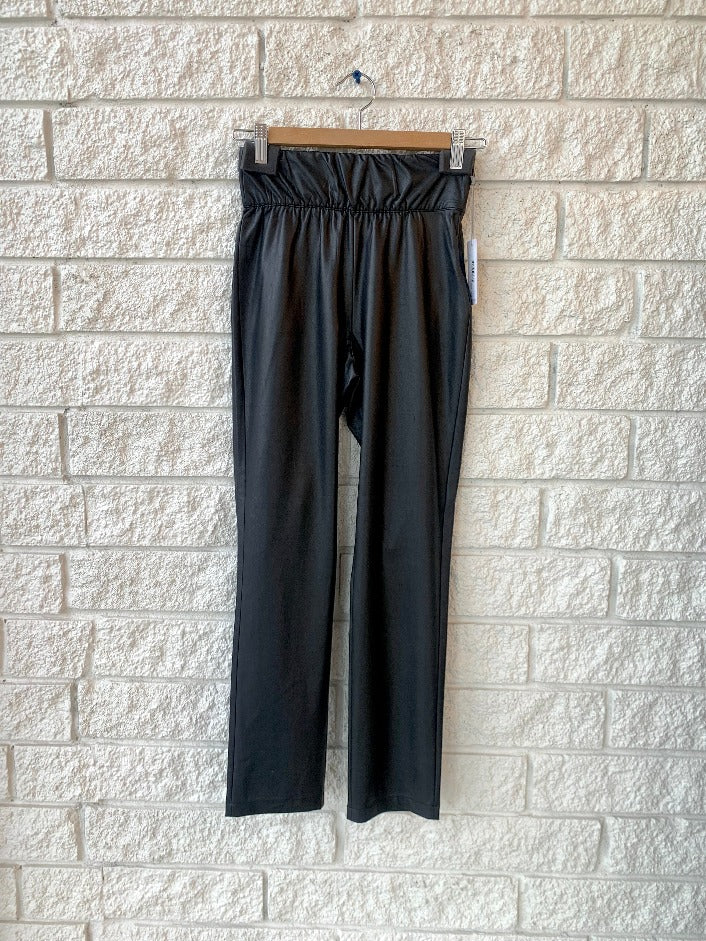 Juniper Stretch Crop-Black Onyx-Prefontaine Shop