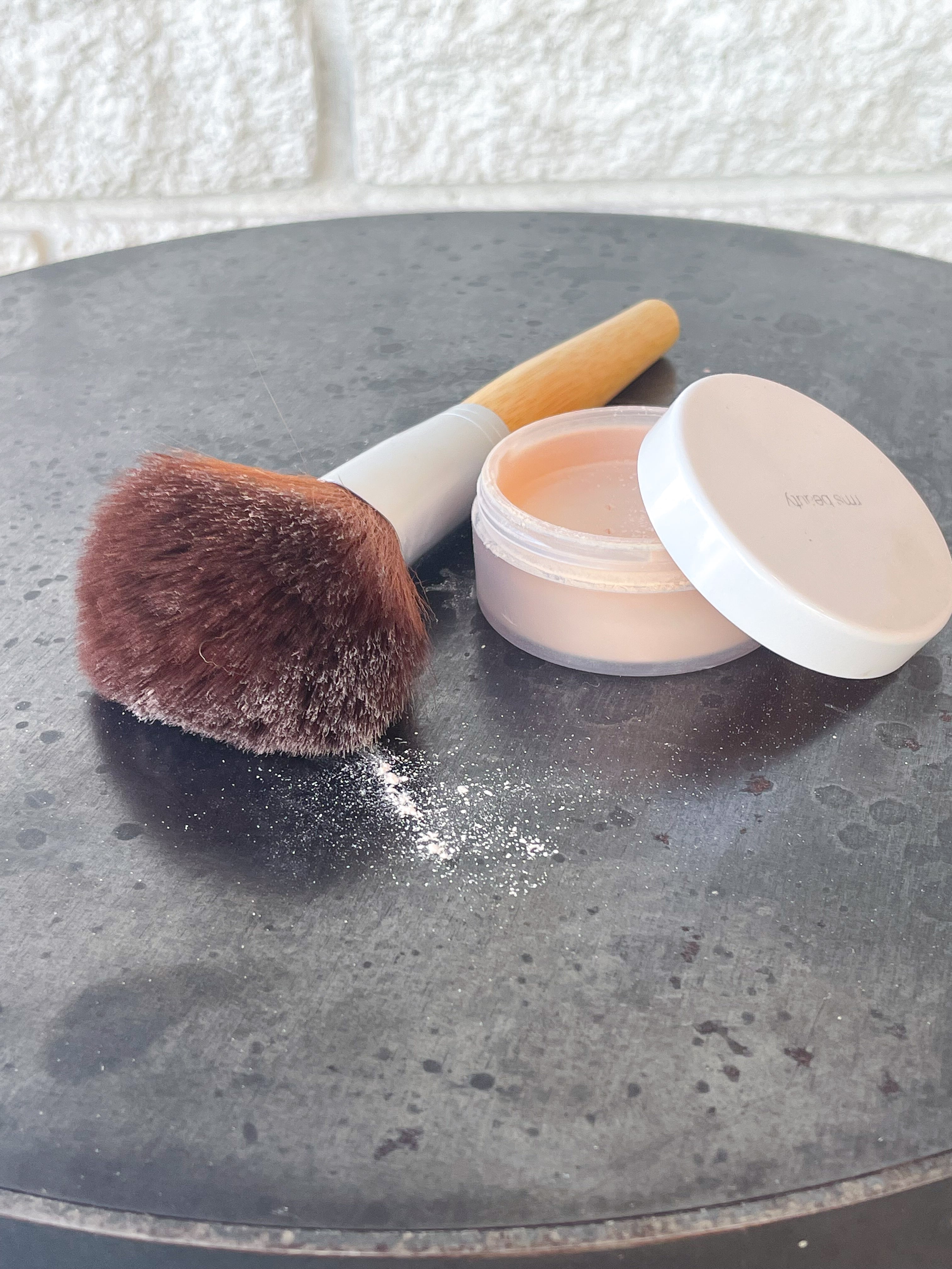 TINTED UN POWDER Prefontaine