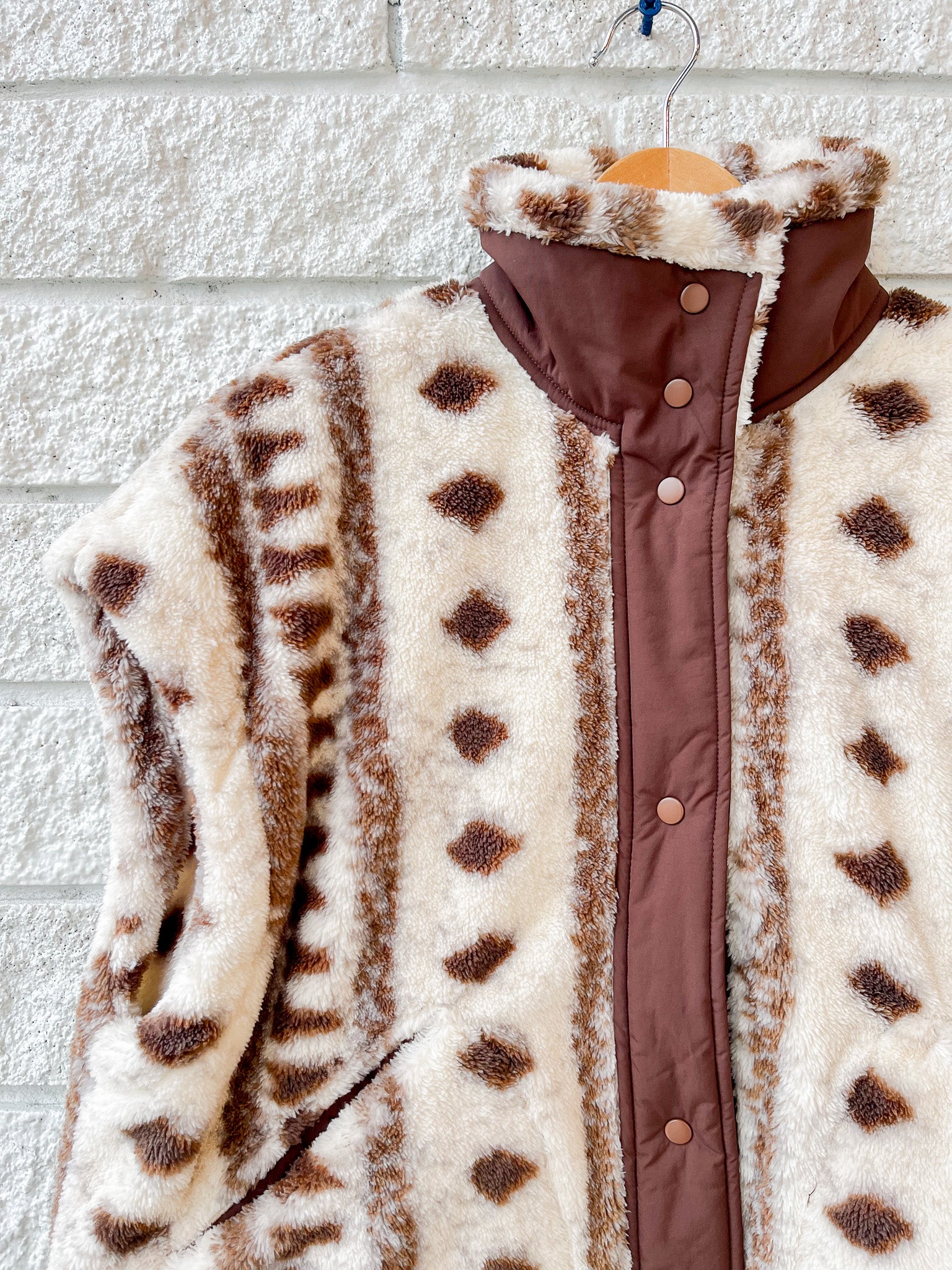 Ravena Vest