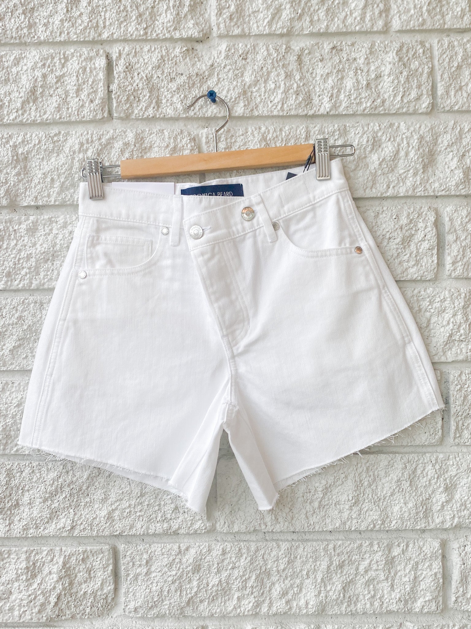 Ellis Mid Rise Short w/ Crosso