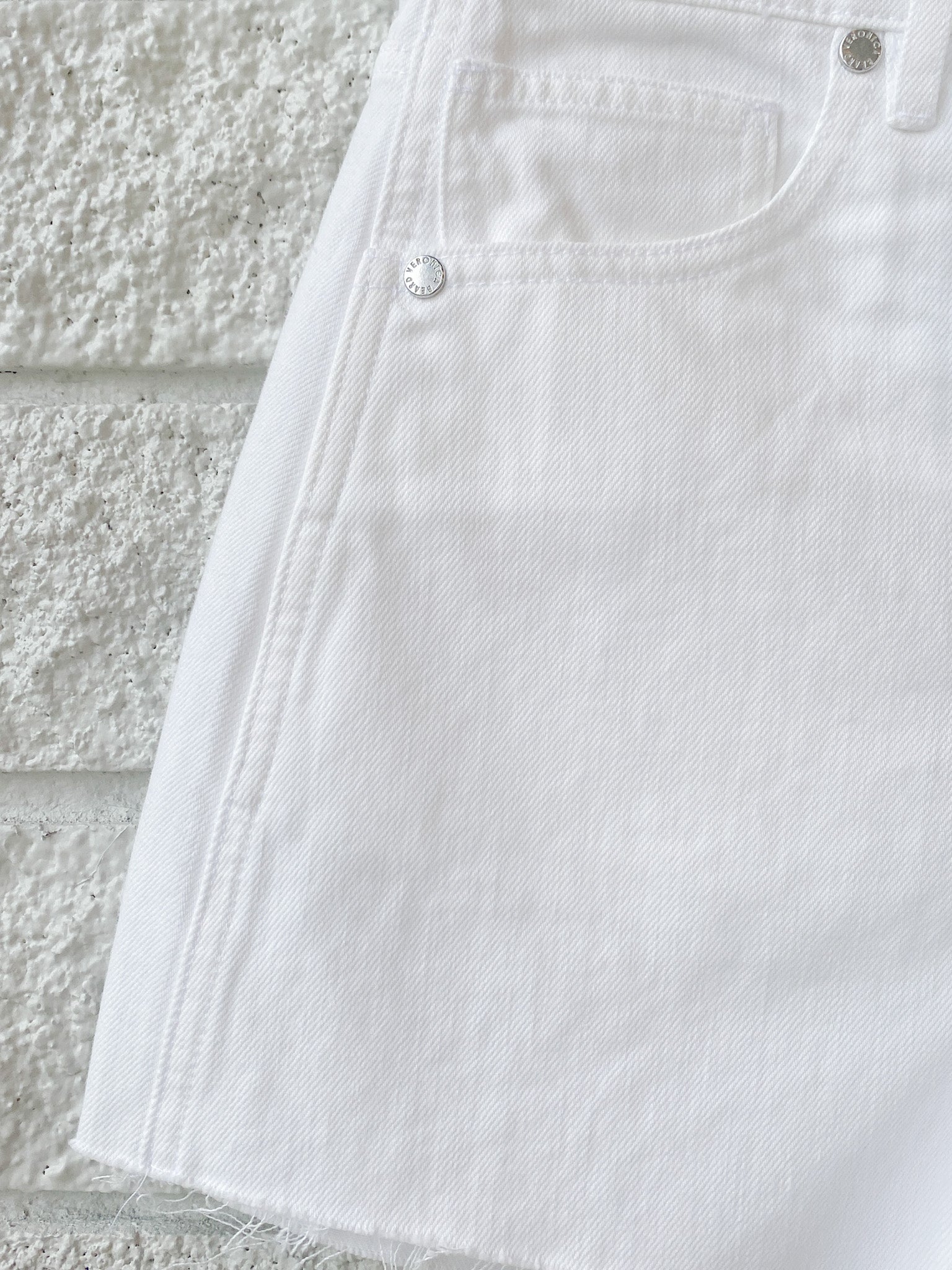 Ellis Mid Rise Short w/ Crosso