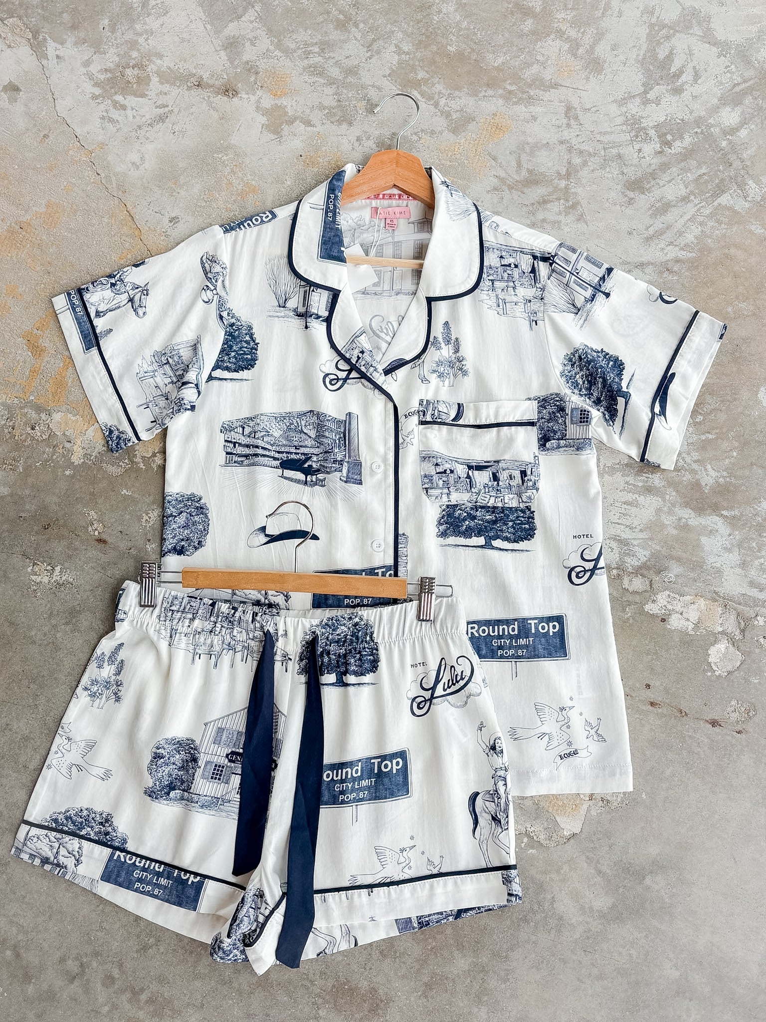 Round Top Toile Pajama Shorts Set