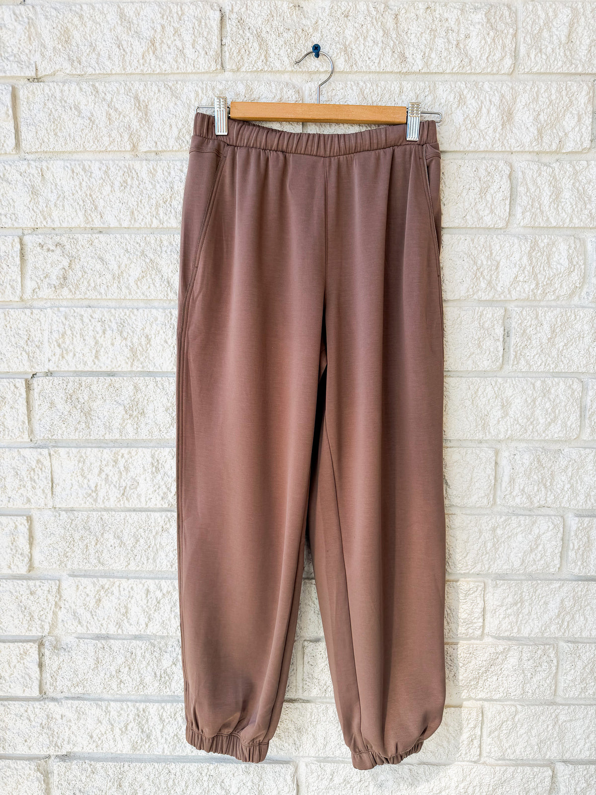 Eli Jogger 27
