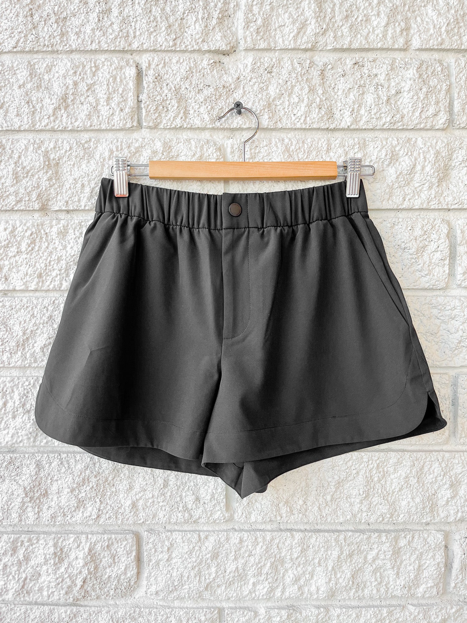 Nila Mid Rise Short 4.5
