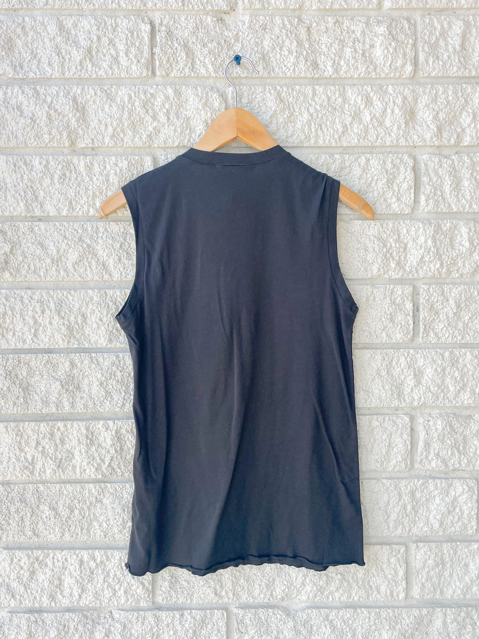 Muscle Tee in Washed Black