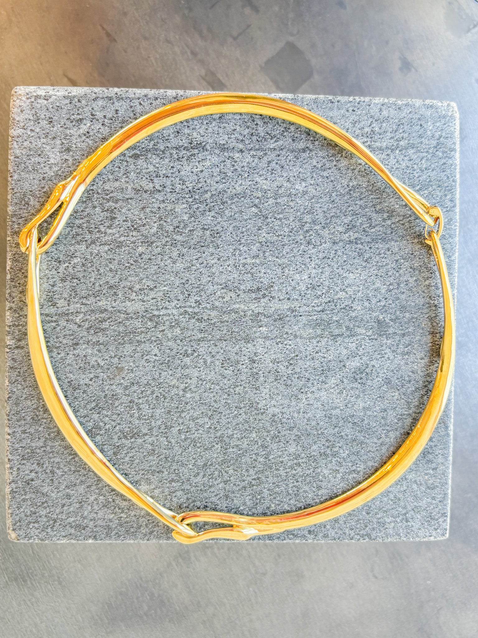 Lisieux Collar