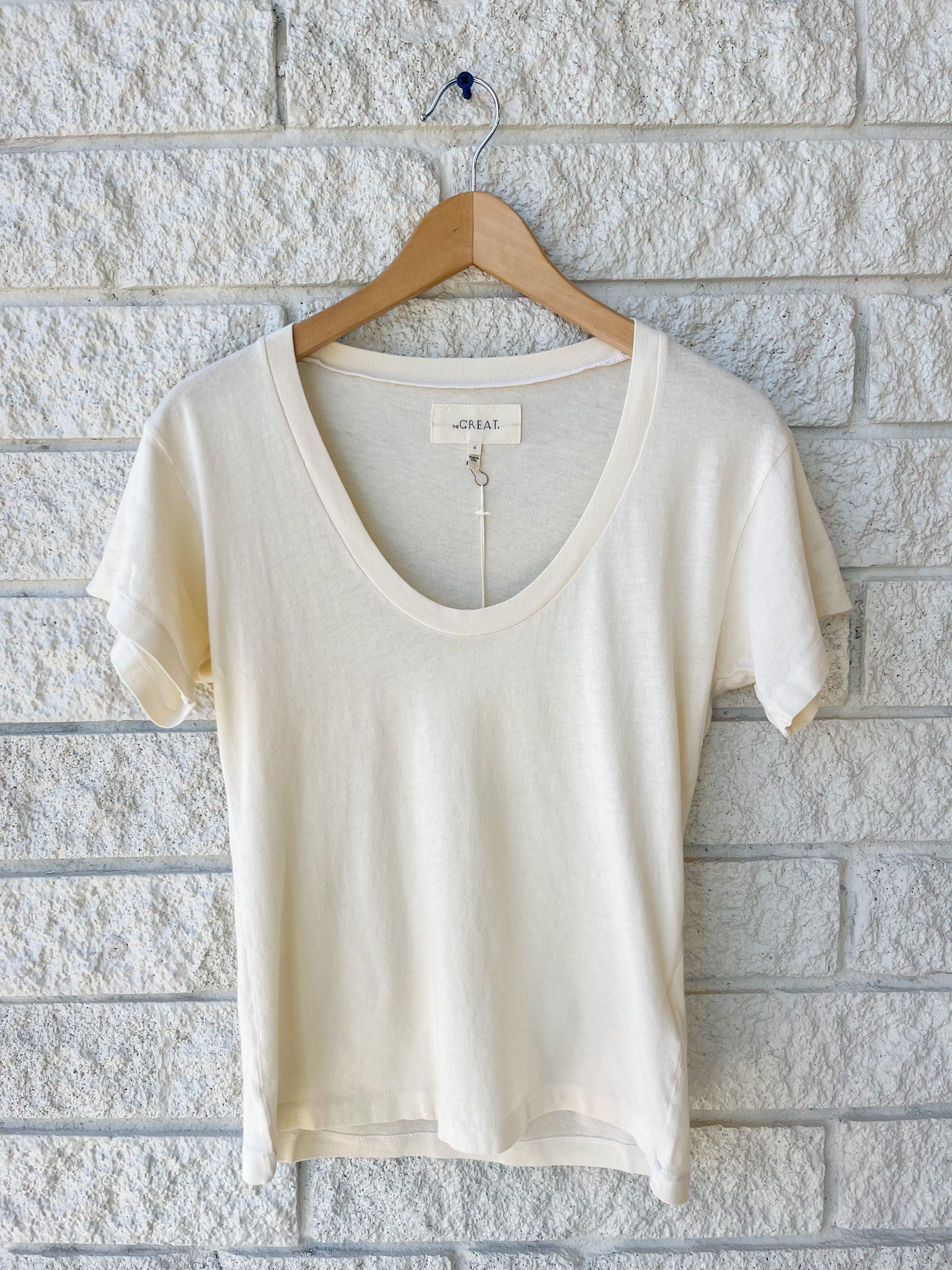 The Slim U Neck Tee in White Washed