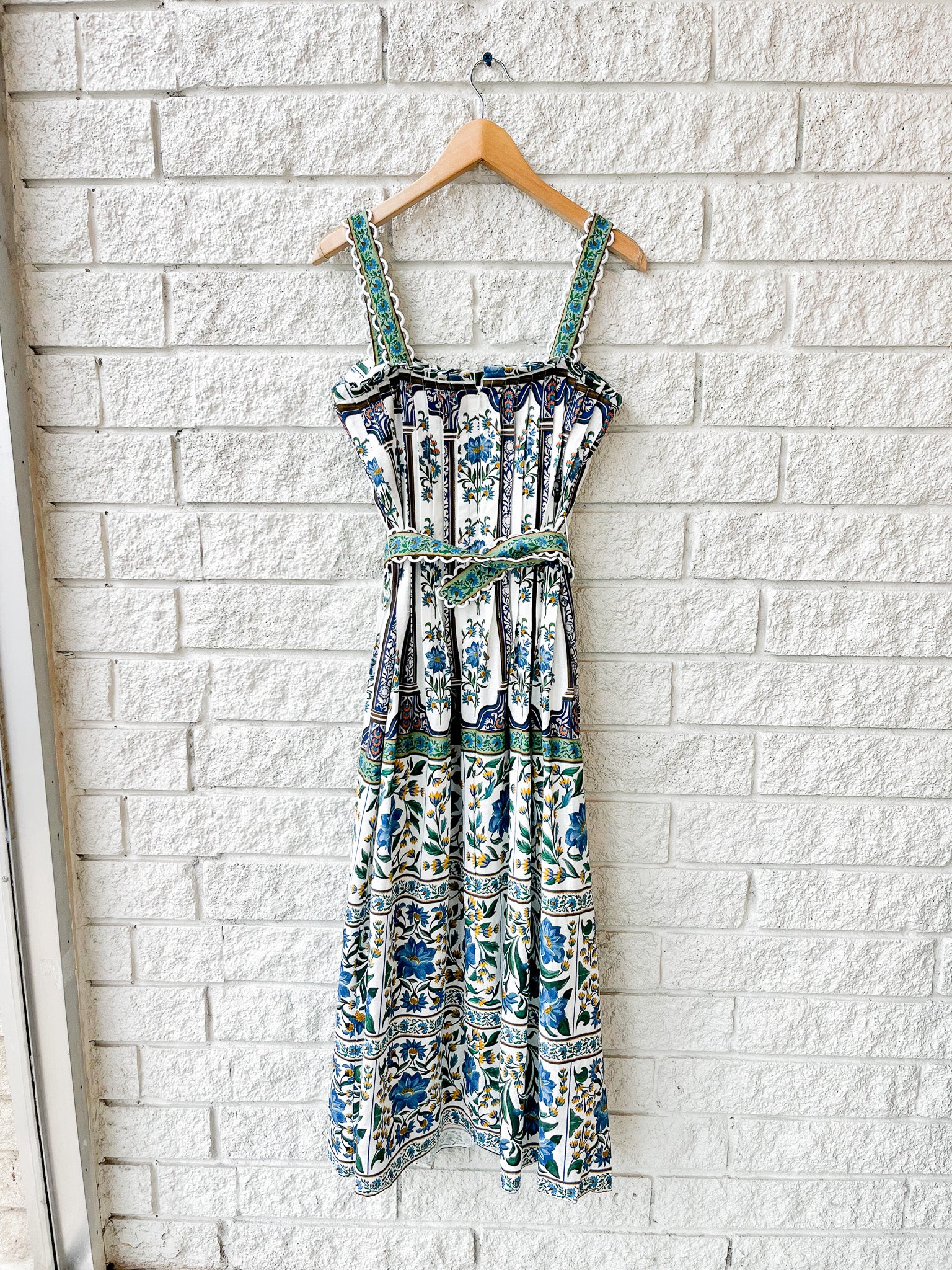 Manoela Off-White Sleeveless Belt Maxi Dress