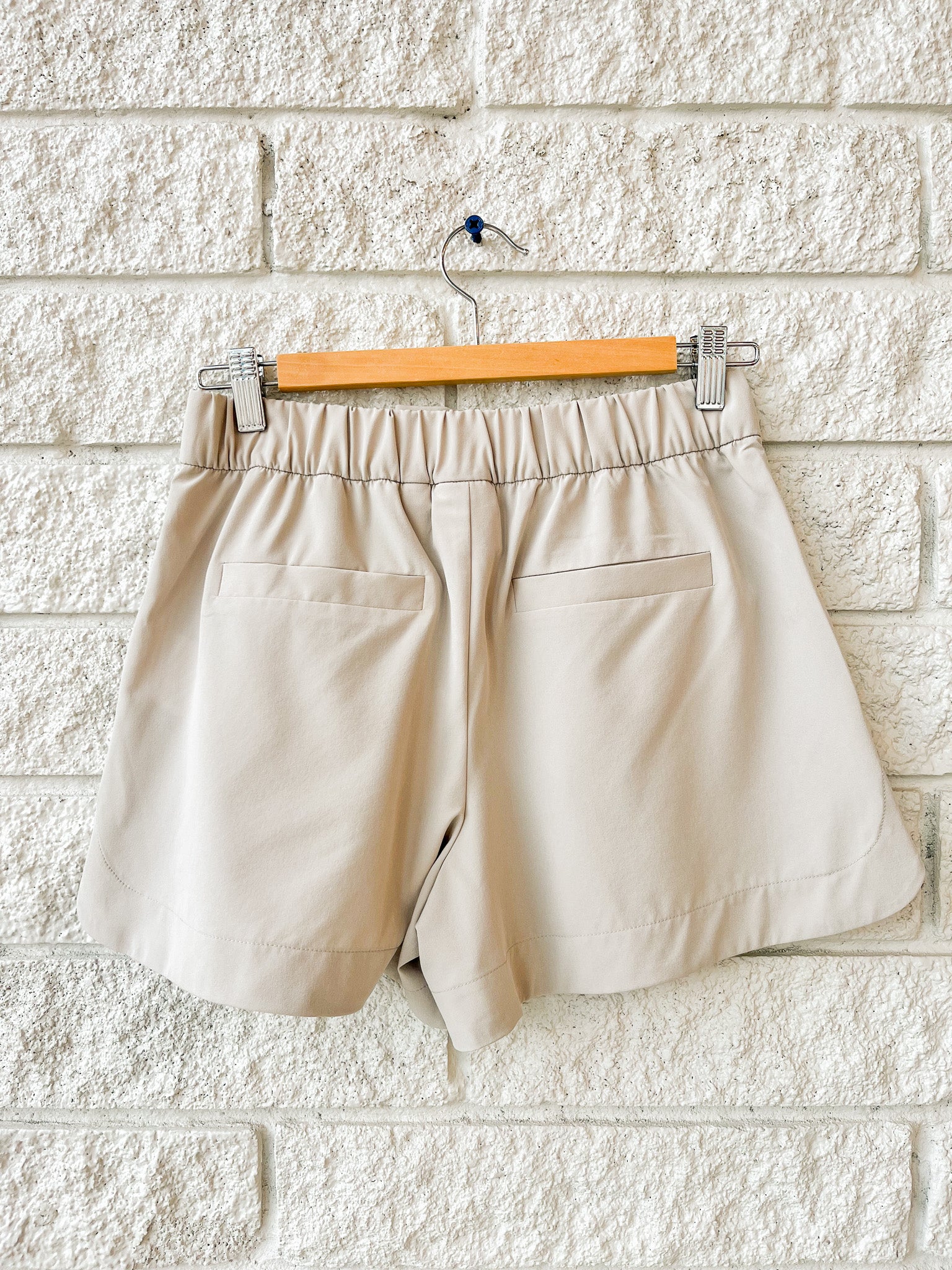 Nila Mid Rise Short 3.5