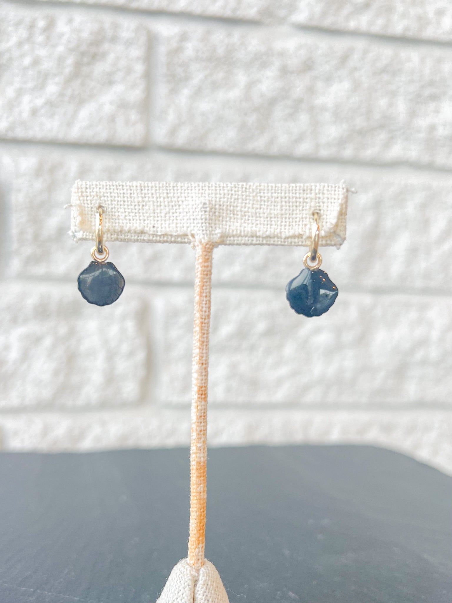 Coquille Onyx Hoop Earrings