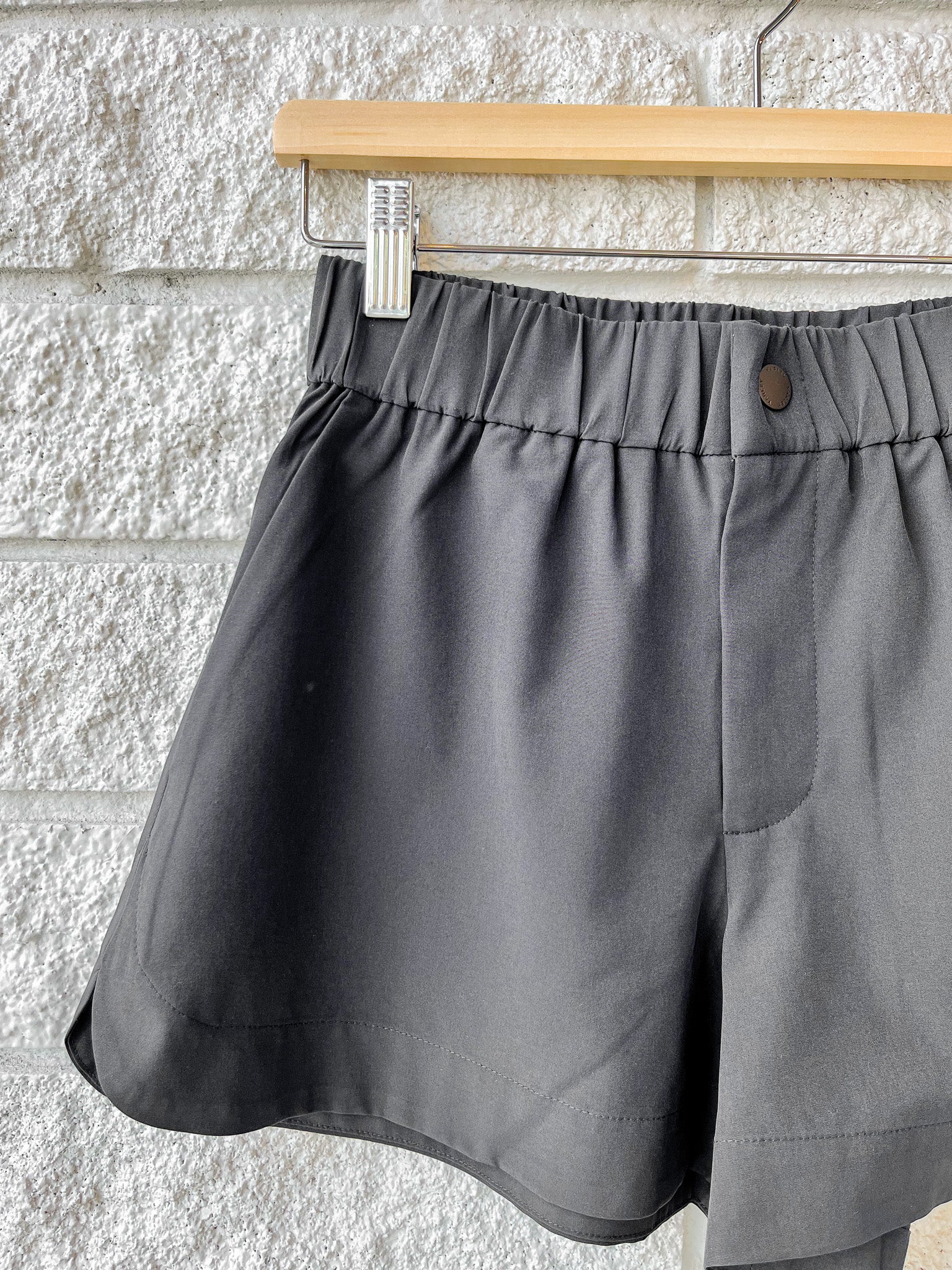 Nila Mid Rise Short 3.5