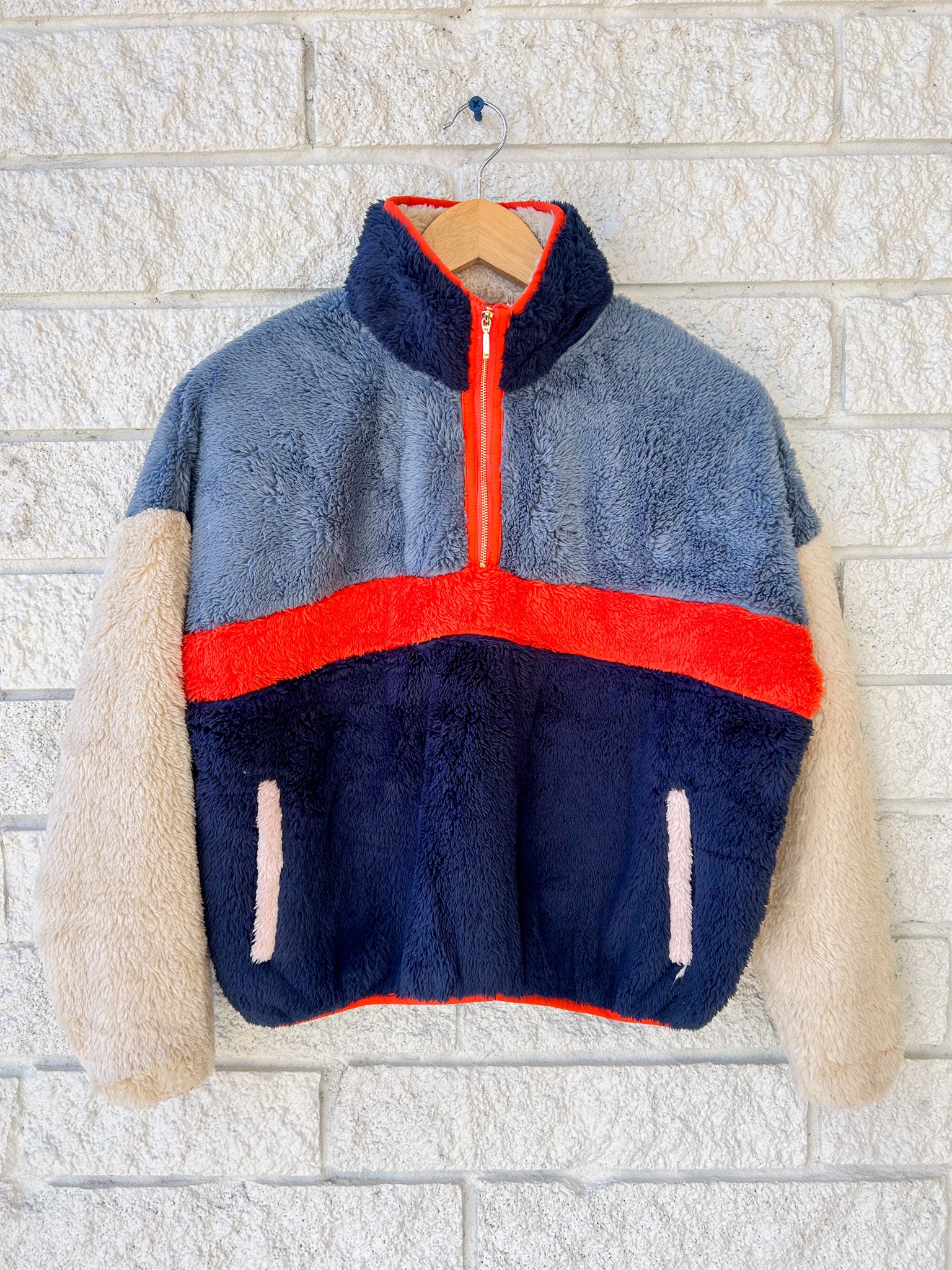 Casey Pullover