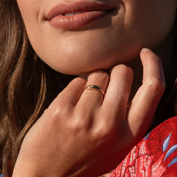 Stacking Signet Ring w. Stone