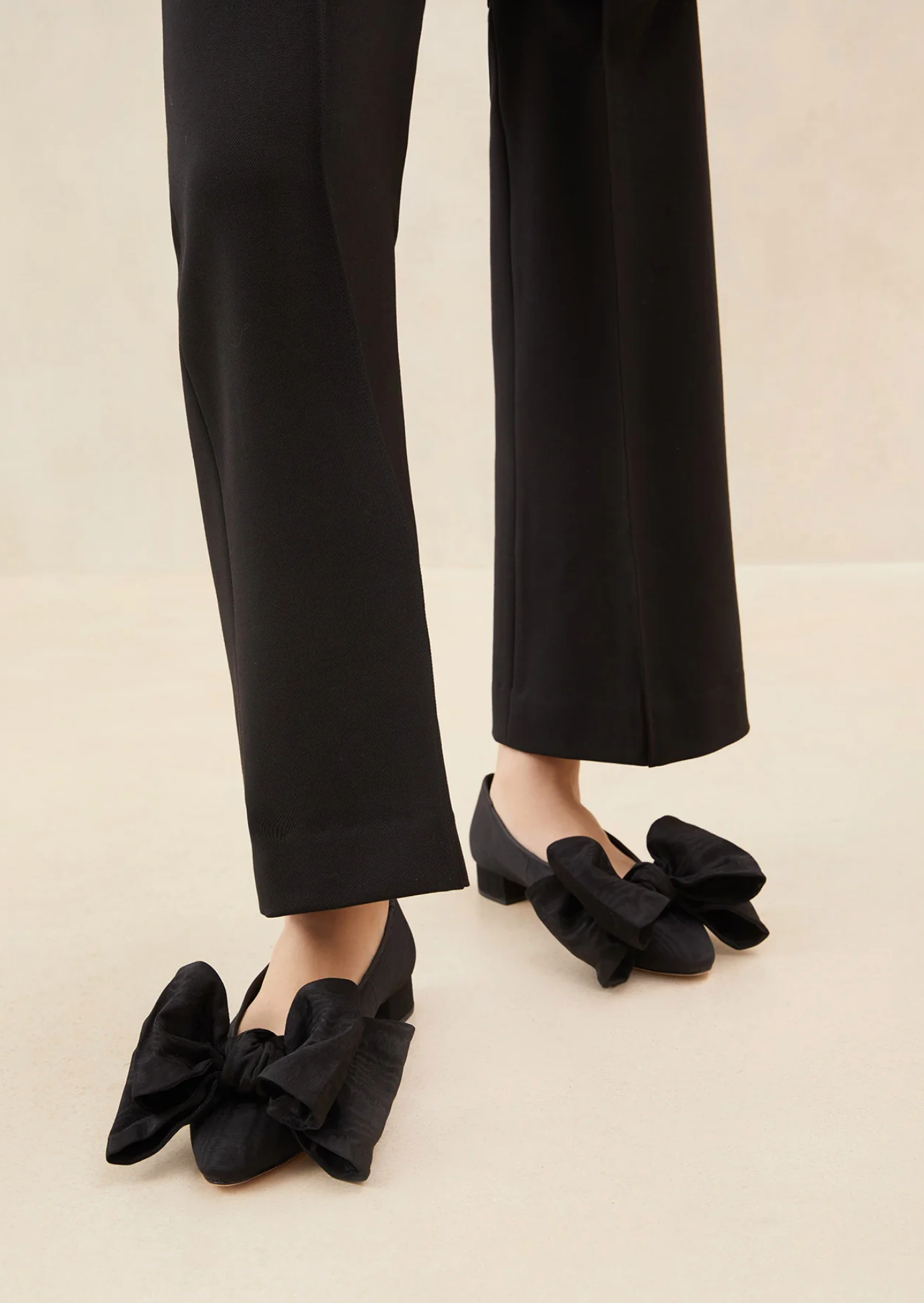 Noa Bow Flat