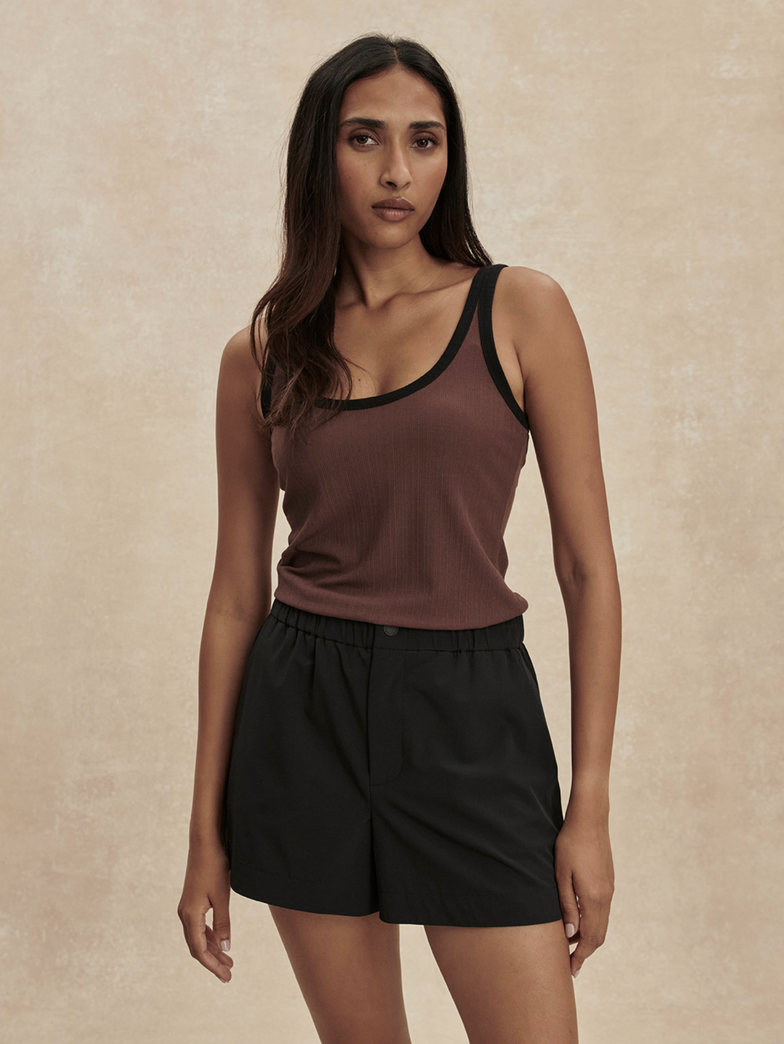 Nila Mid Rise Short 3.5