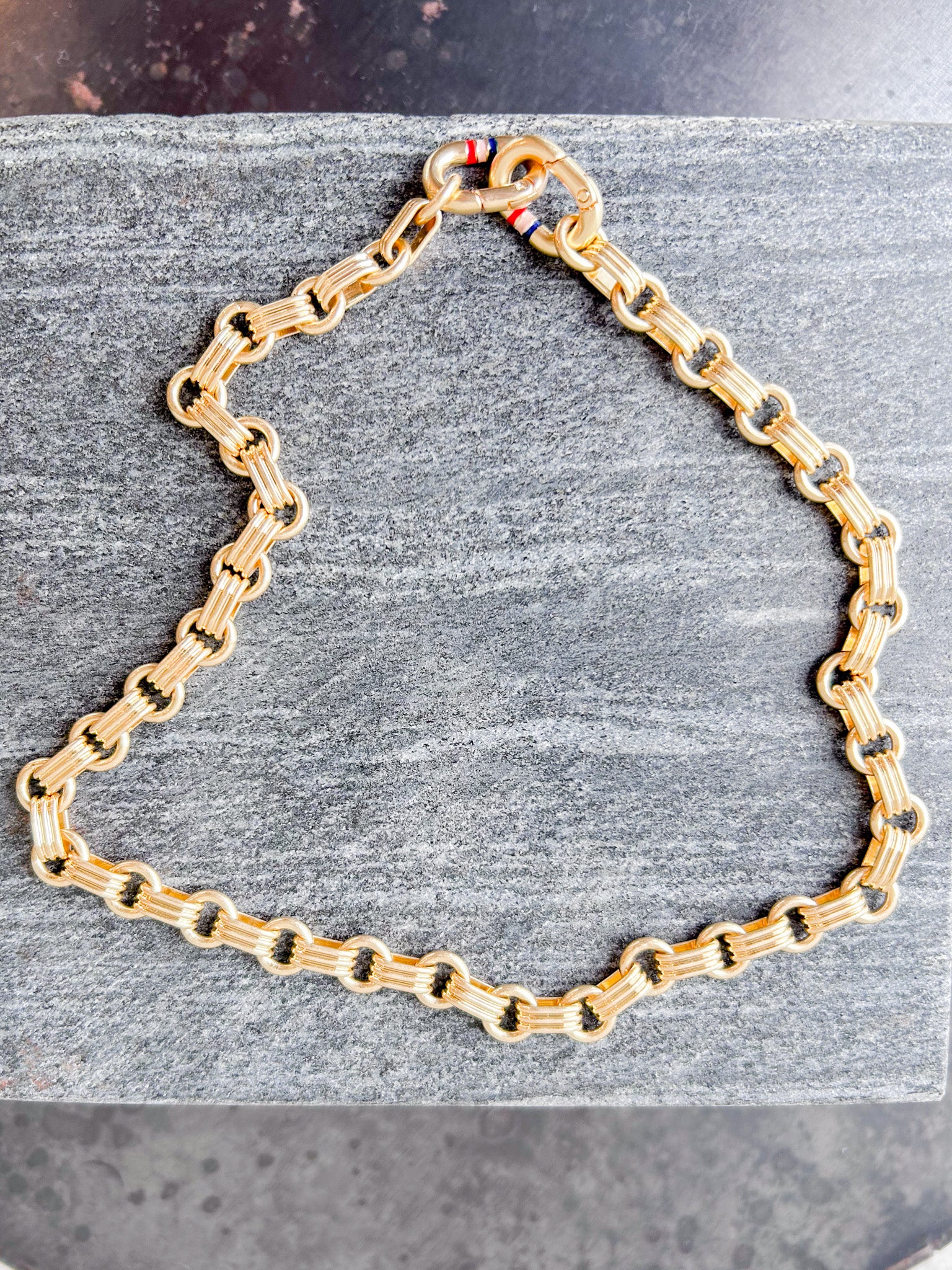 Le Story Chain Necklace