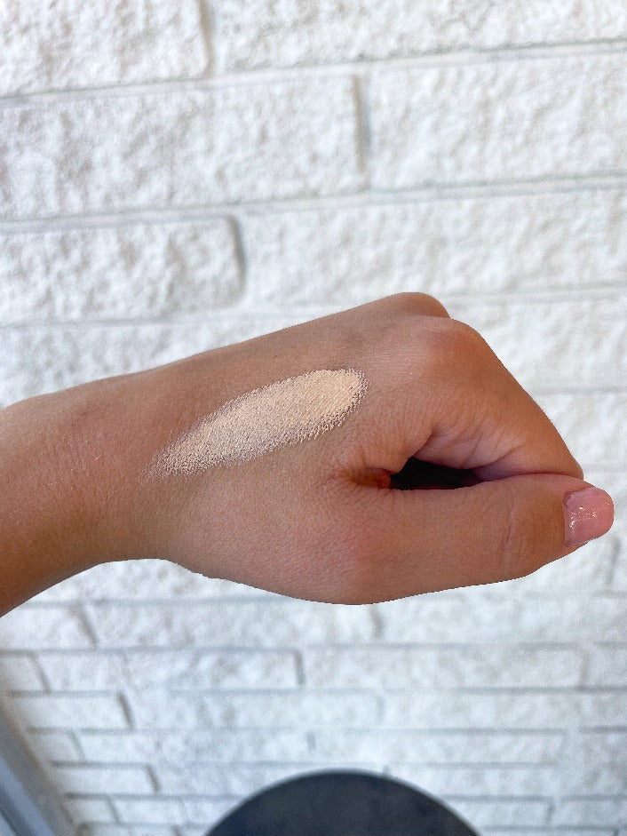 "Un" Coverup Concealer