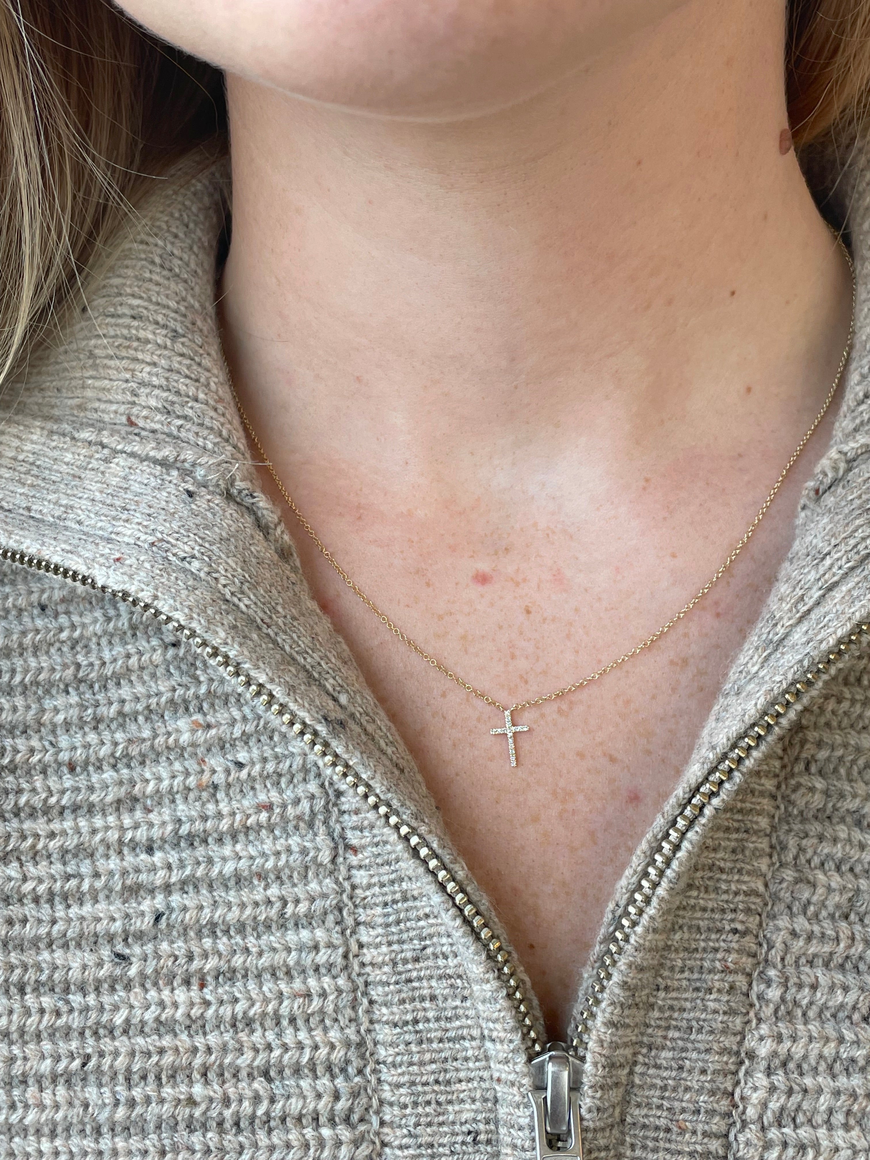 DIAMOND CROSS NECKLACE Prefontaine